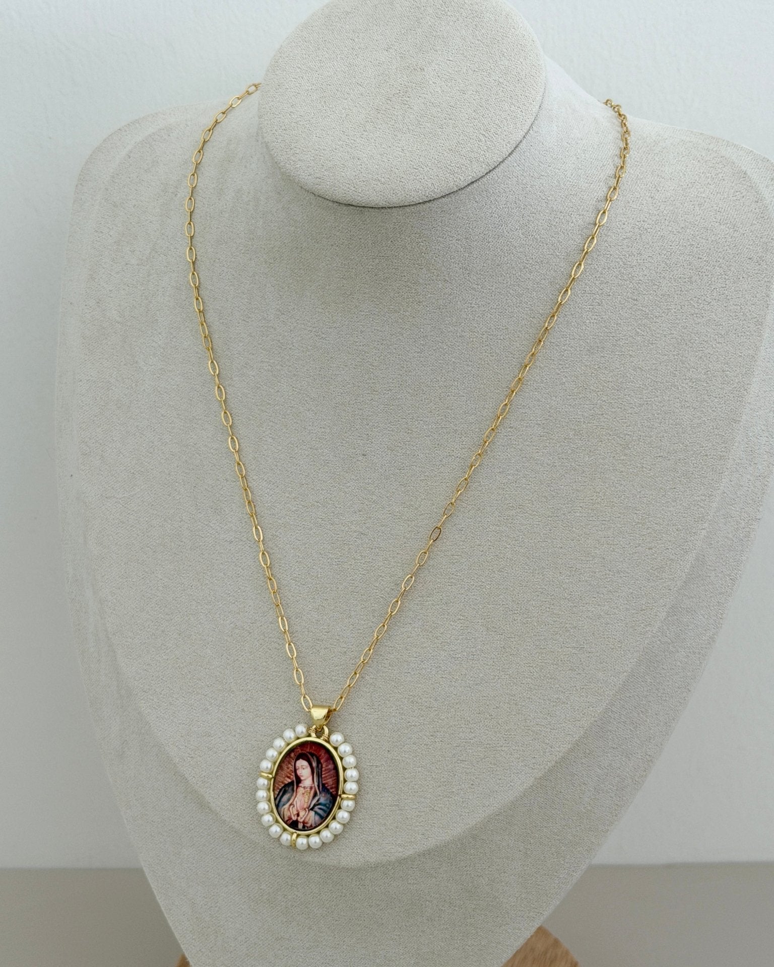 Pearl Halo Religious Necklace - Necklaces | LimaLimón Store - 1