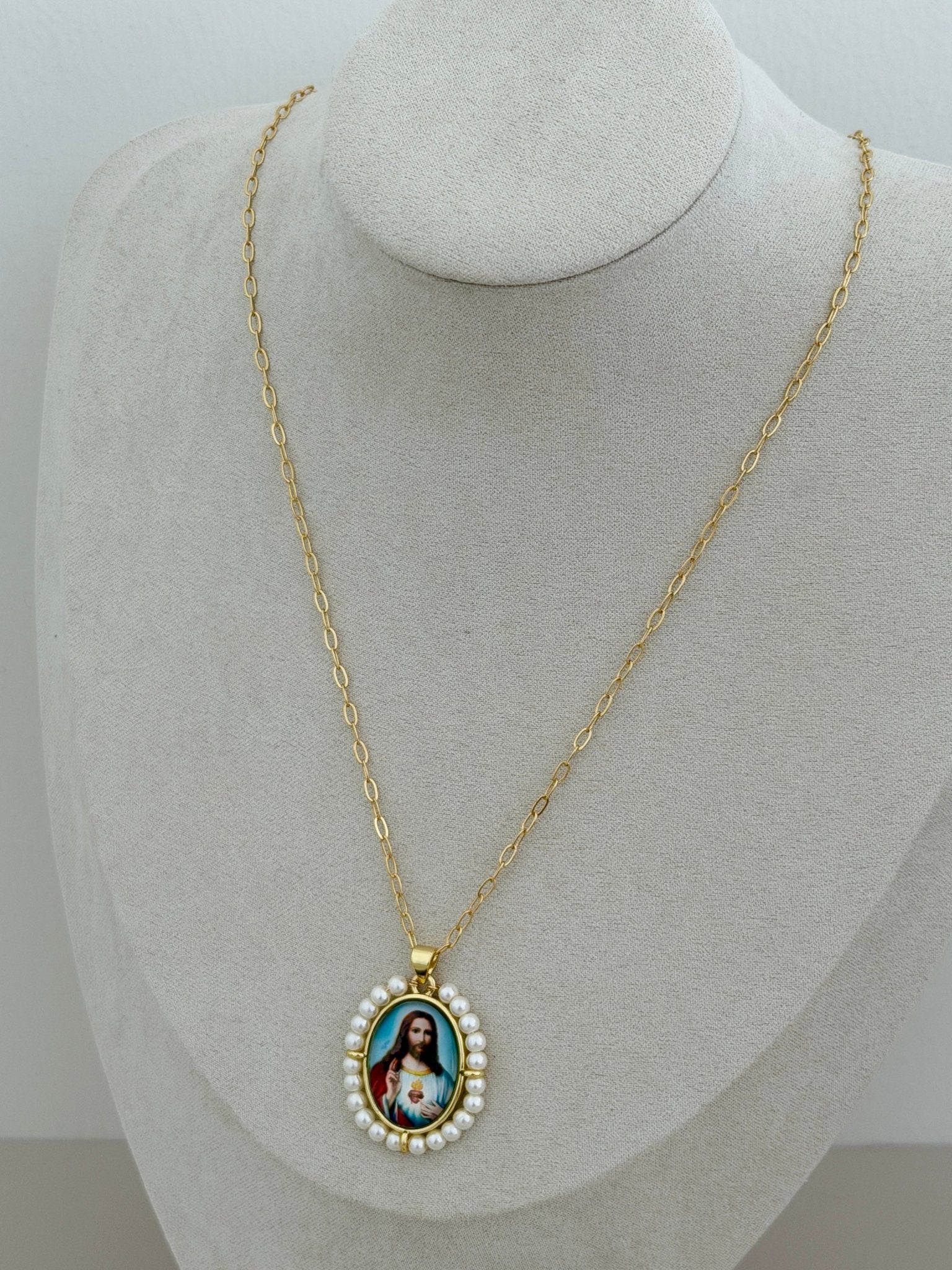 Pearl Halo Religious Necklace - Necklaces | LimaLimón Store - 3