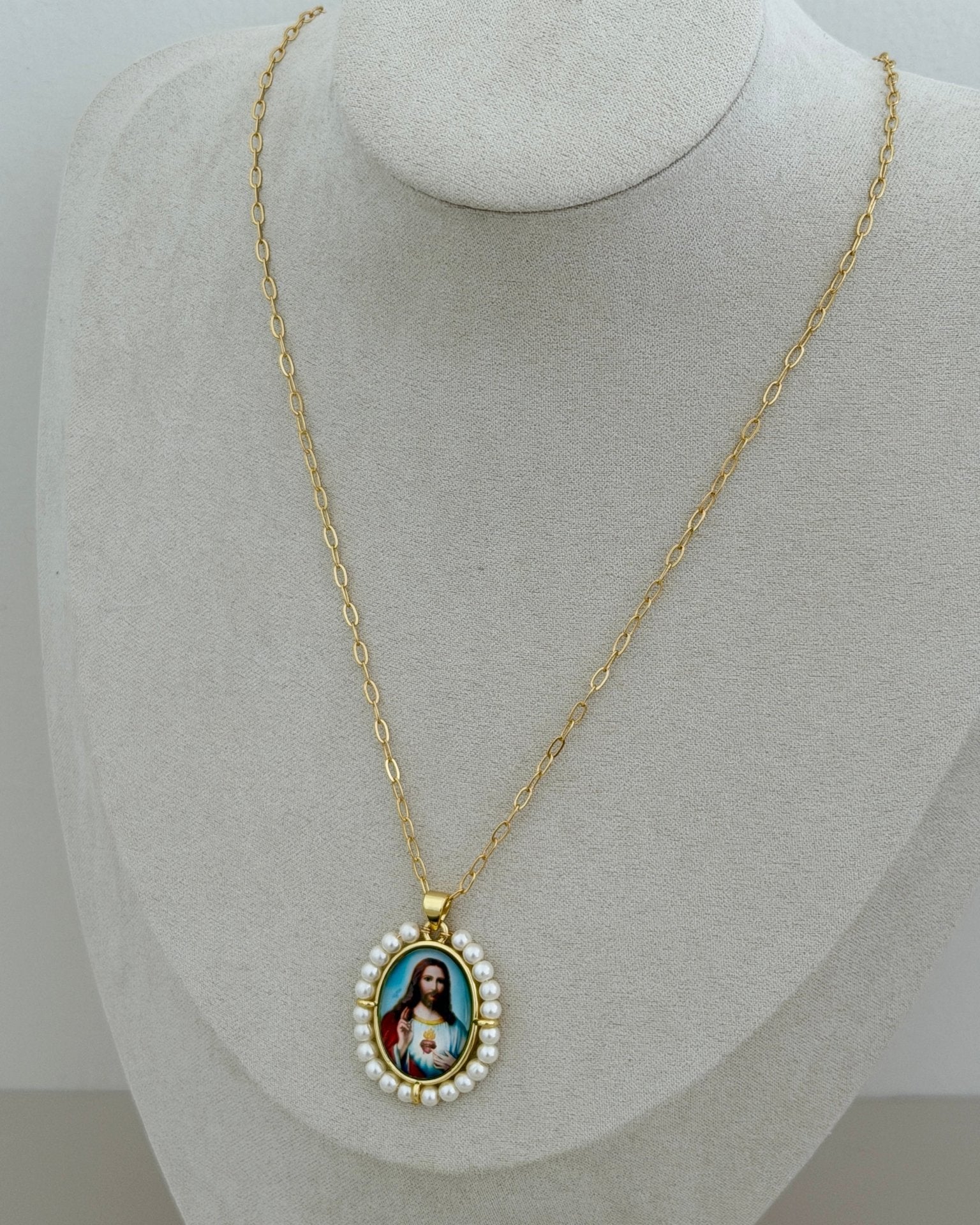 Pearl Halo Religious Necklace - Necklaces | LimaLimón Store - 3