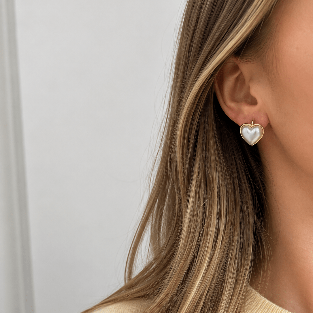 Pearl Heart Huggie Earrings - Earring | LimaLimón Store - 2