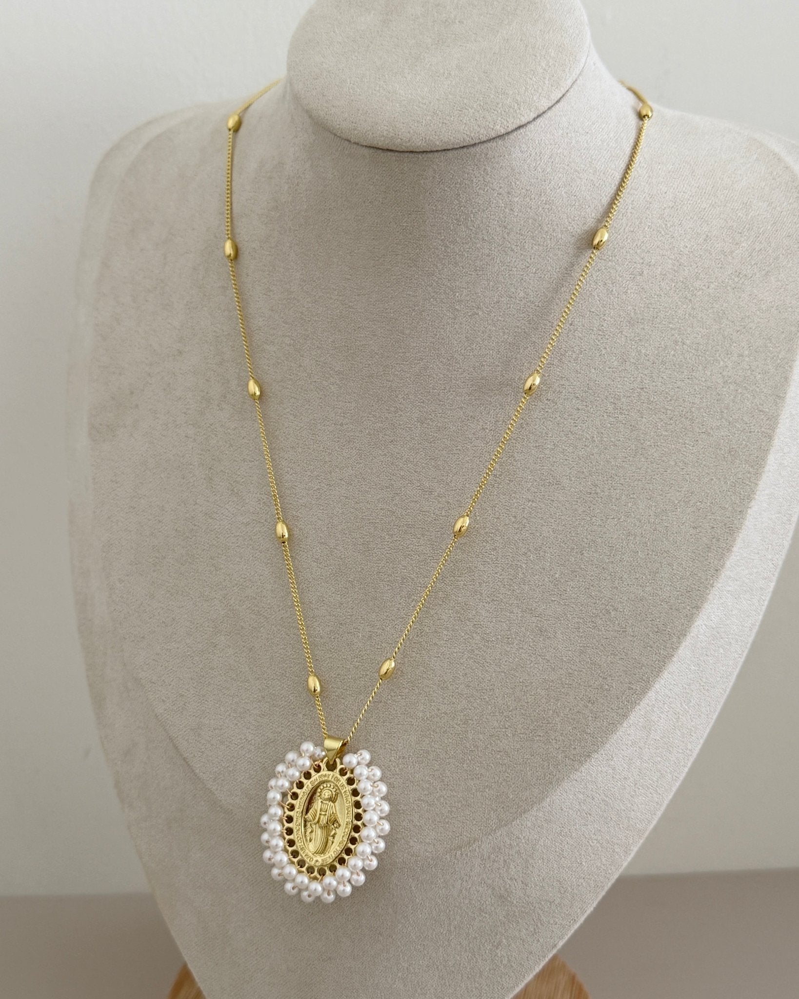 Pearl Virgin Medallion Necklace - Necklaces | LimaLimón Store - 3