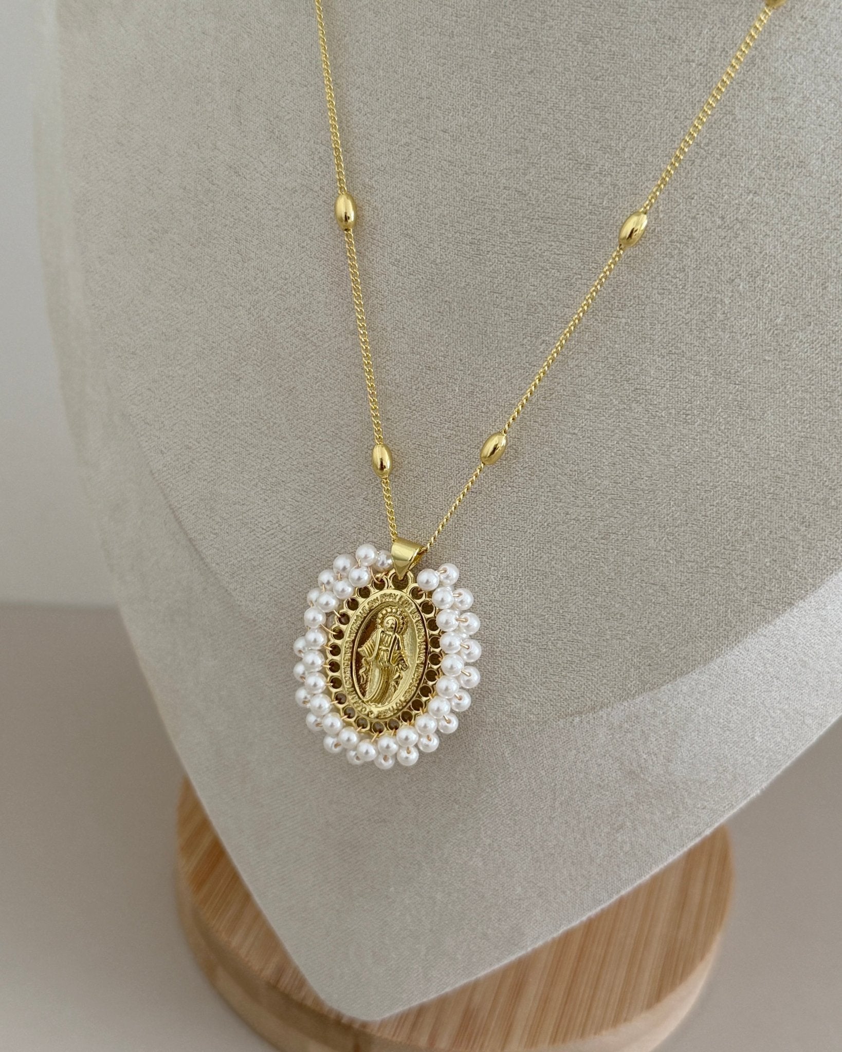 Pearl Virgin Medallion Necklace - Necklaces | LimaLimón Store - 4