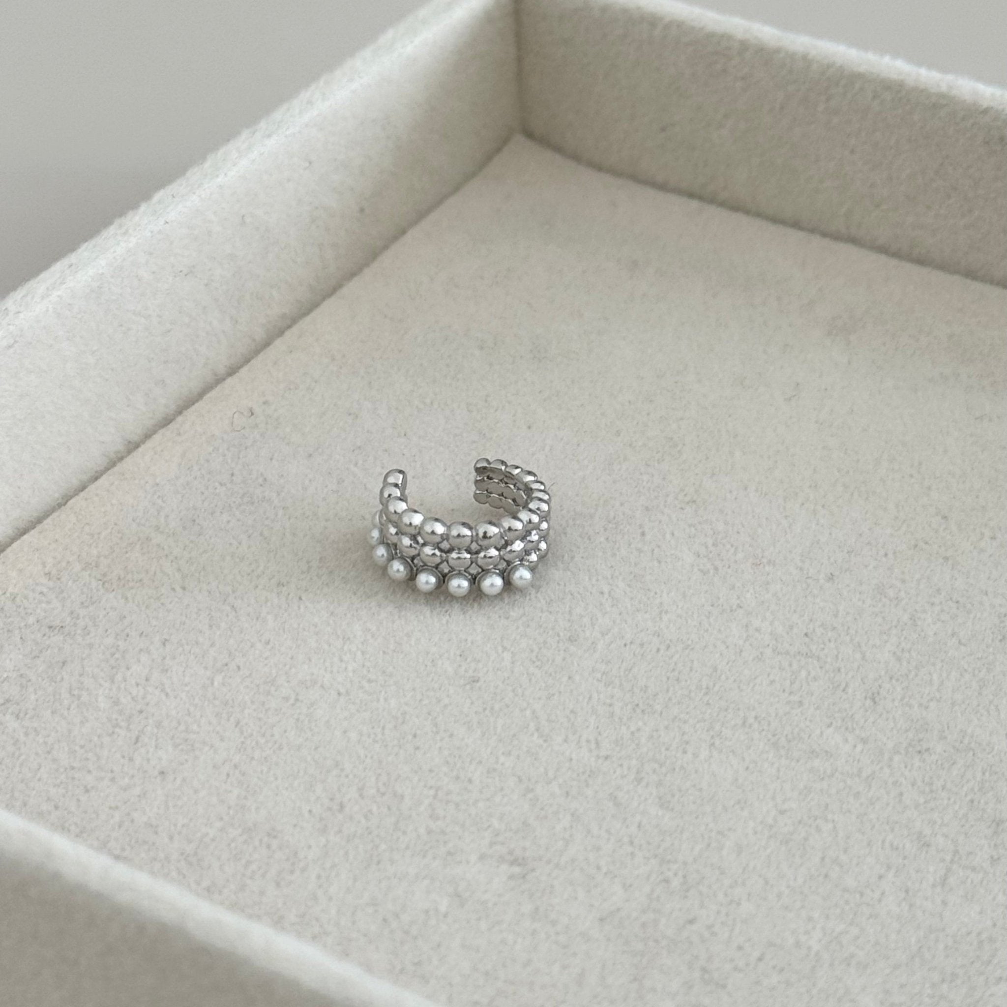 Pearls Ear Cuff - Earring | LimaLimón Store - 3