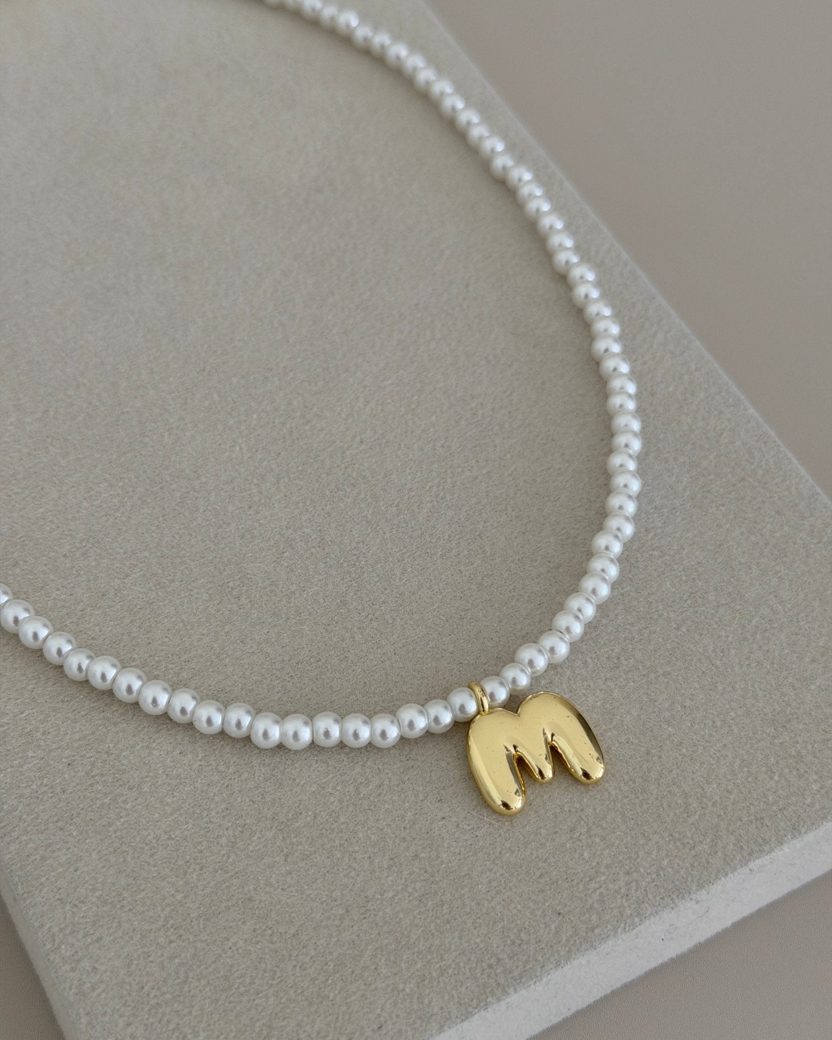 Personalized Initial Pearl Necklace - Necklaces | LimaLimón Store - 4