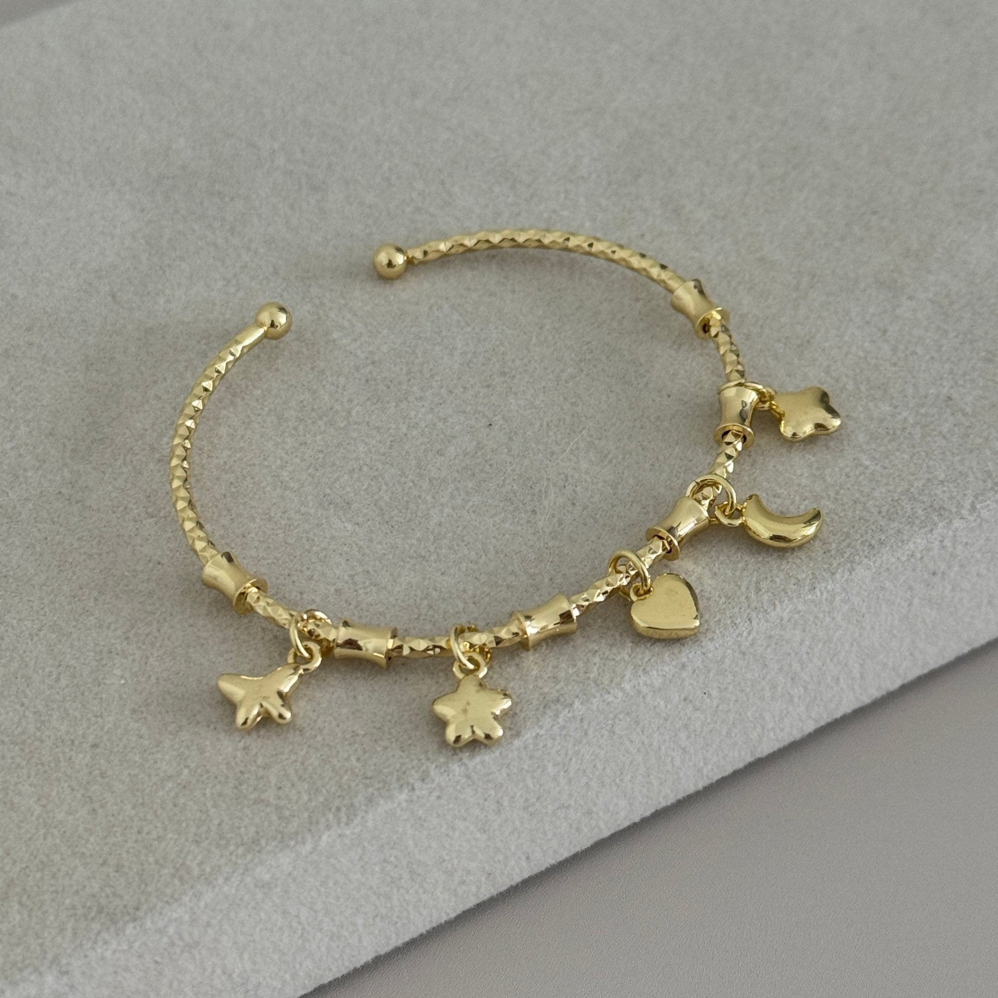 Protective Medal Necklace with Cross - Bracelets | LimaLimón Store - 1