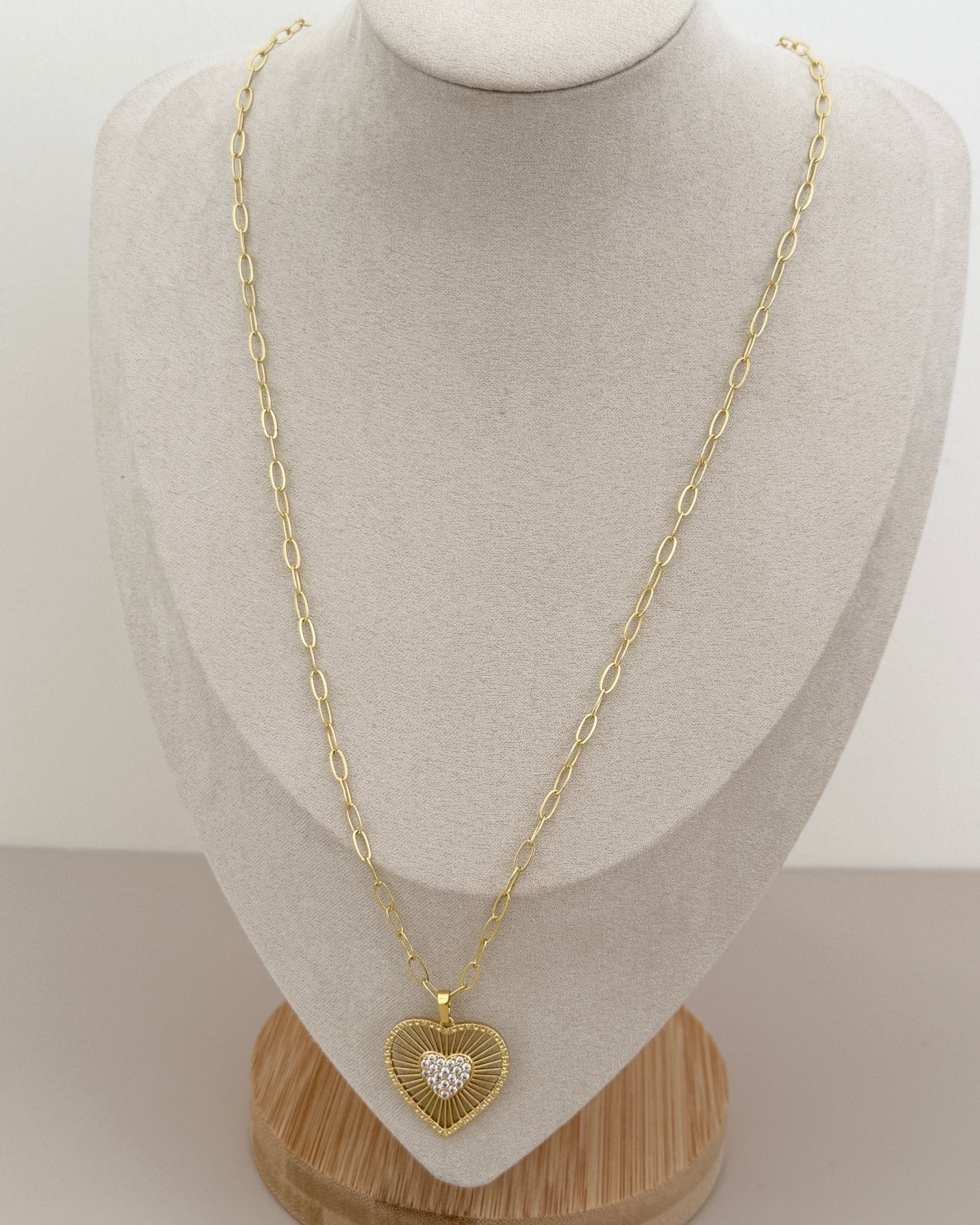 Radiant Heart Burst Necklace - Necklace | LimaLimón Store - 2