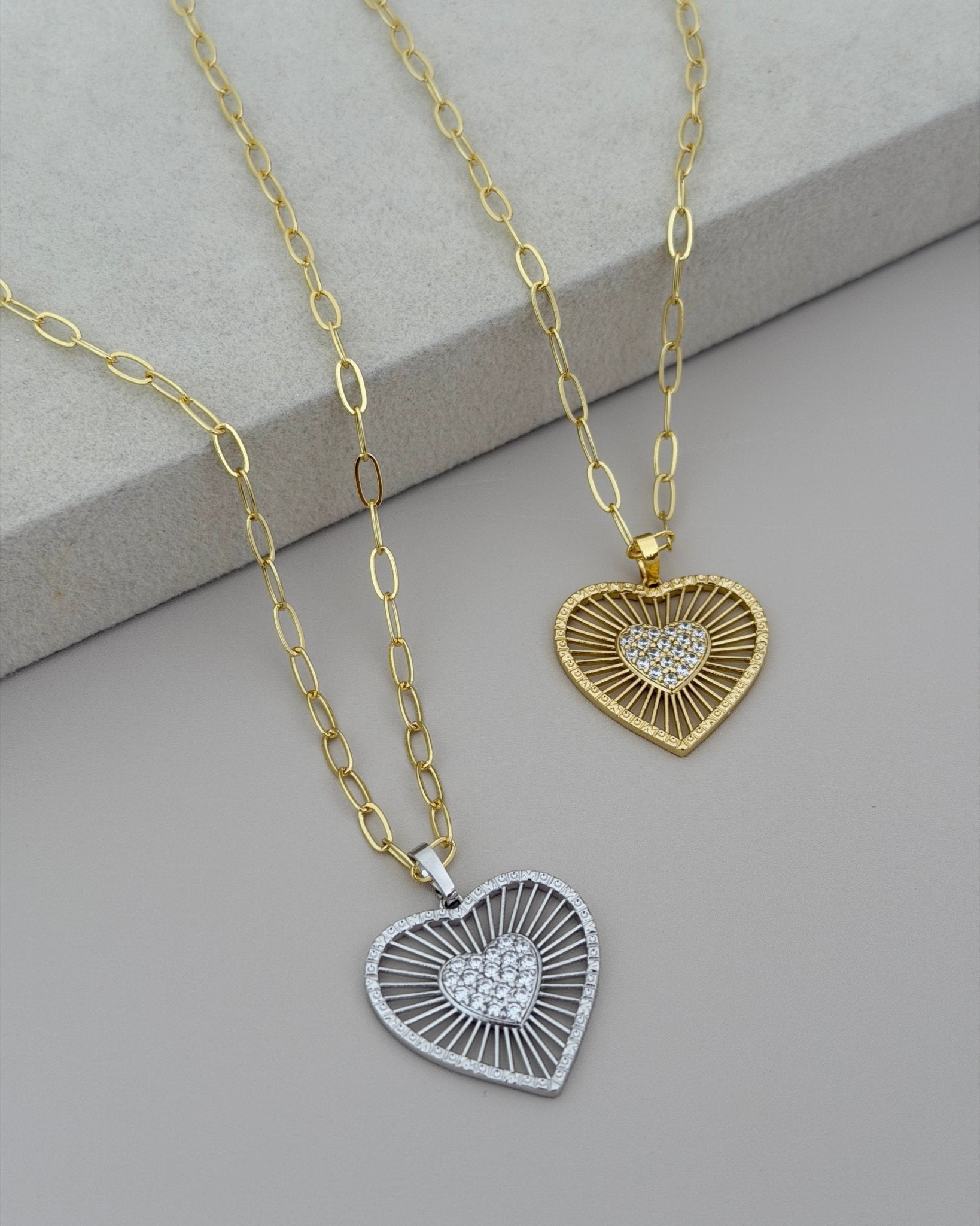 Radiant Heart Burst Necklace - Necklace | LimaLimón Store - 5