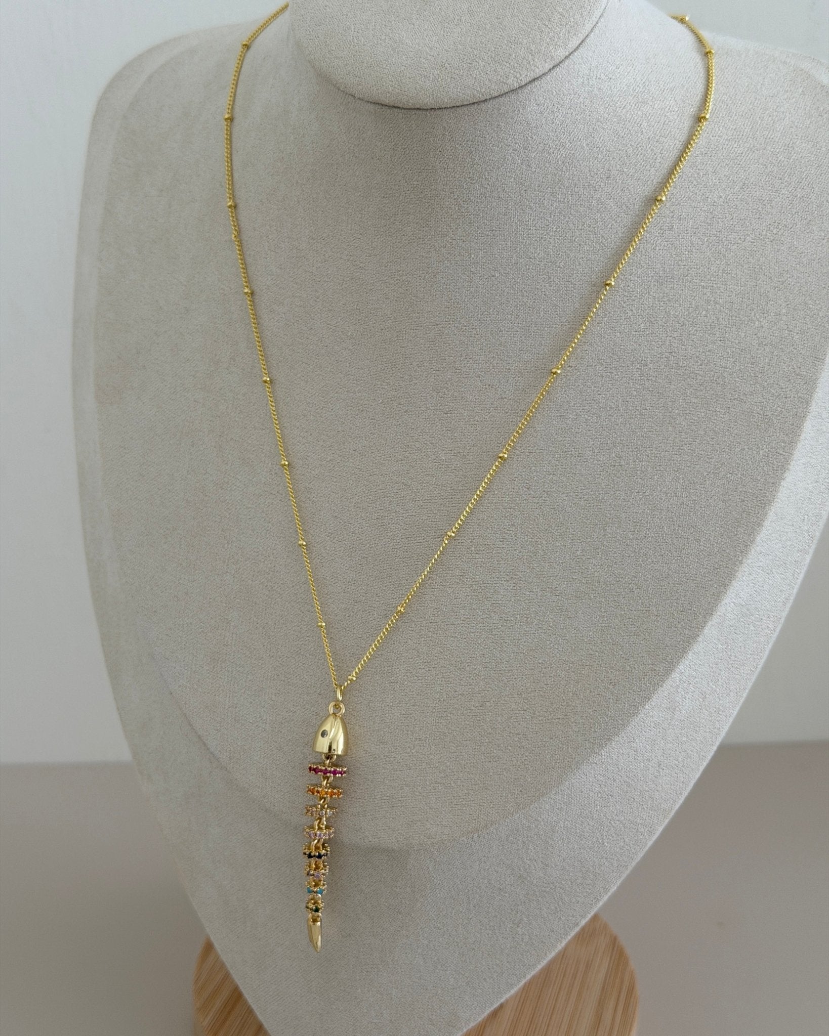 Rainbow Fish Pendant Necklace - Necklaces | LimaLimón Store - 2
