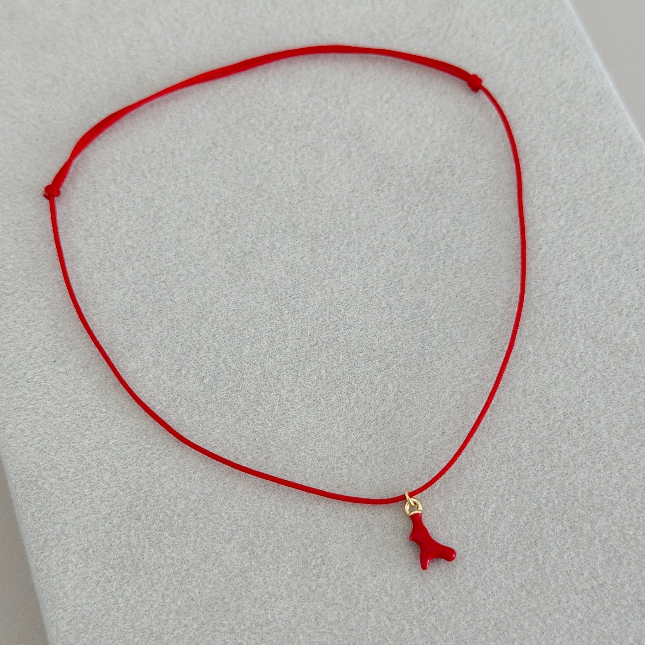 Red Coral Cord Bracelet - Necklaces | LimaLimón Store - 1