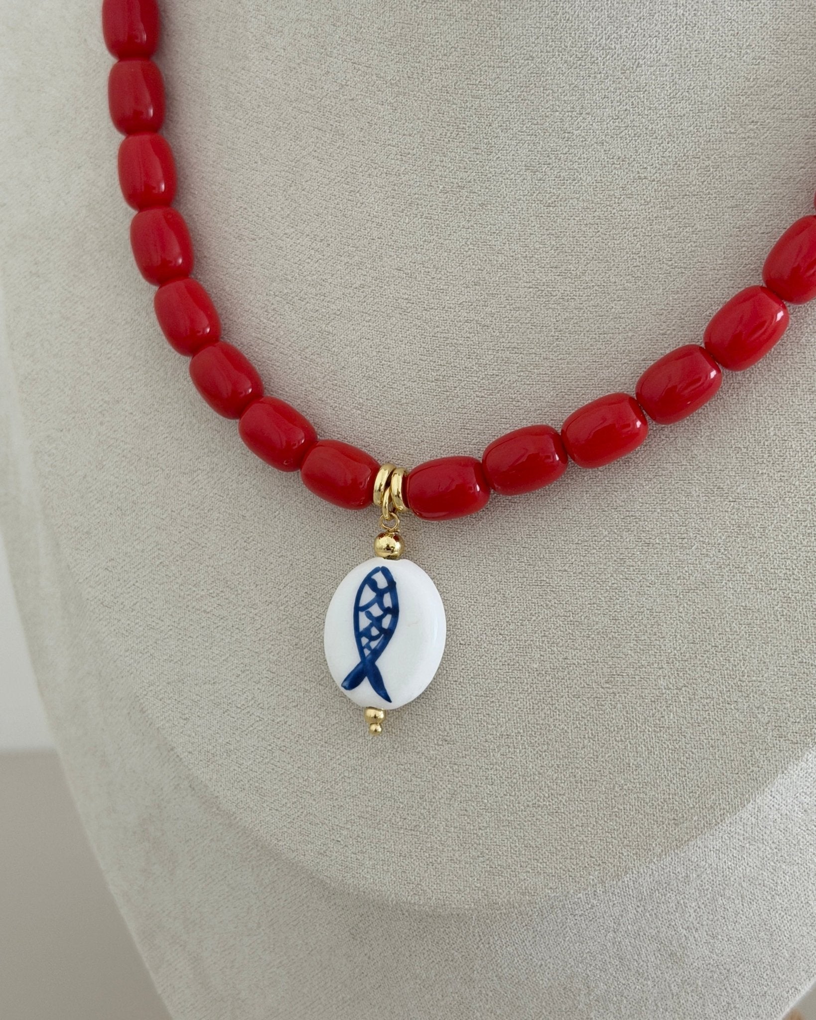 Red Faith Beaded Necklace - Necklaces | LimaLimón Store - 3