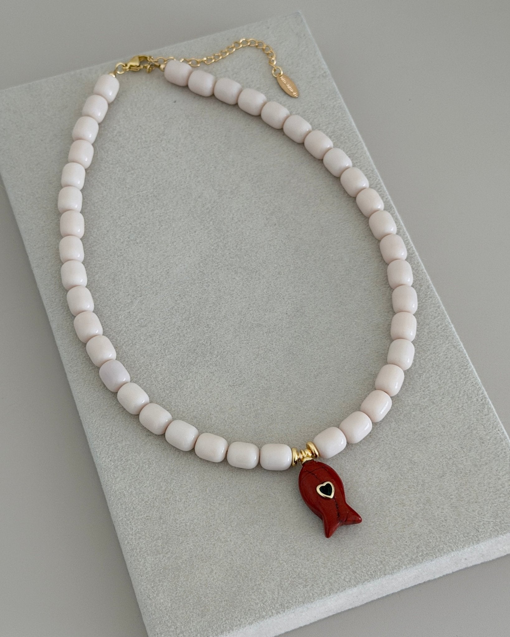 Red Heart Fish Bead Necklace - Necklaces | LimaLimón Store - 1