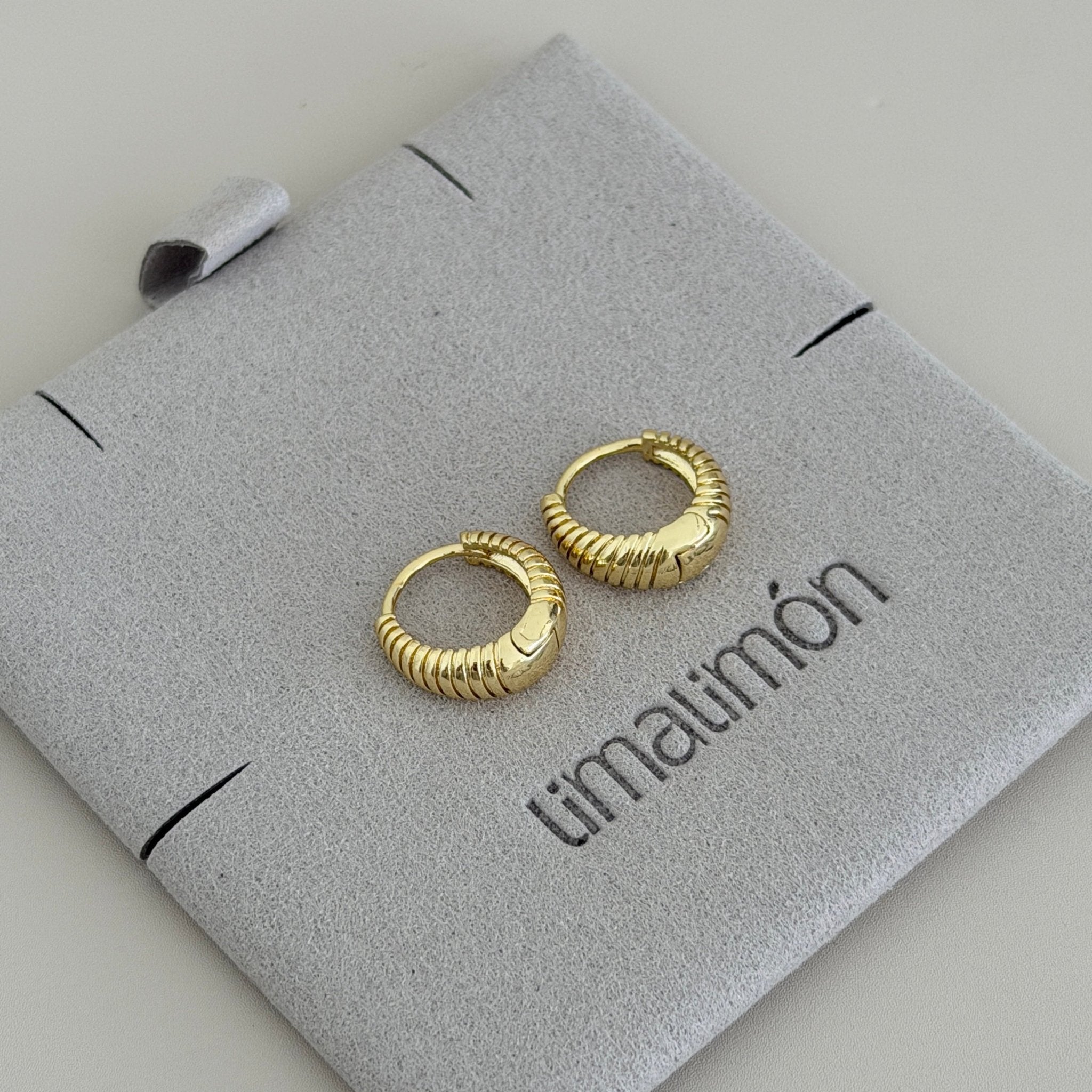 Ribbed Hoop Earrings - Earring | LimaLimón Store - 2