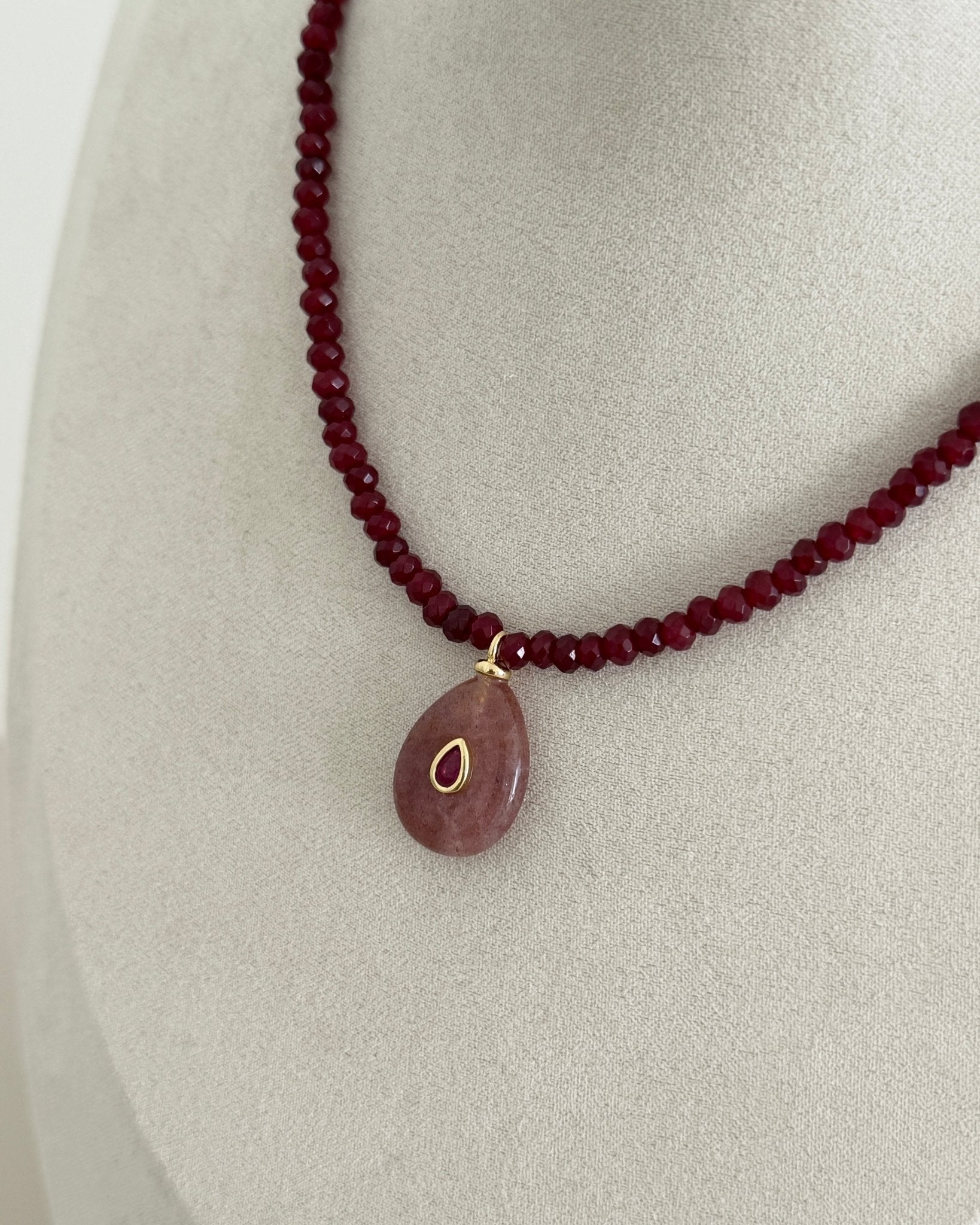 Ruby Aura Necklace - Necklace | LimaLimón Store - 3