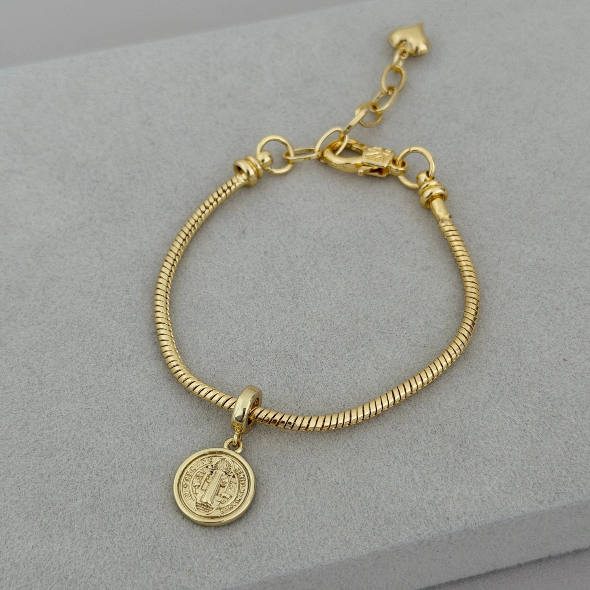Saint Medallion Charm Bracelet - Bracelet | LimaLimón Store - 3