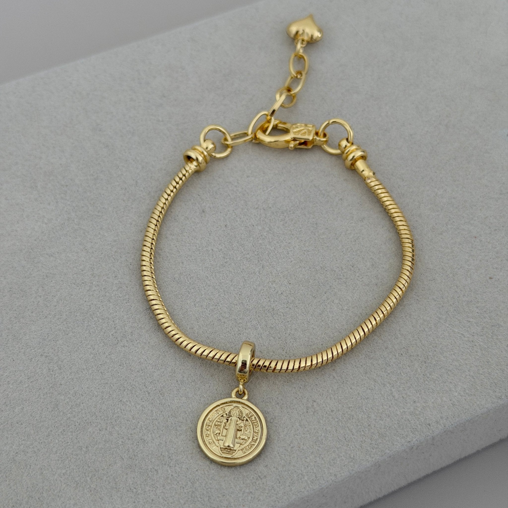 Saint Medallion Charm Bracelet - Bracelet | LimaLimón Store - 1