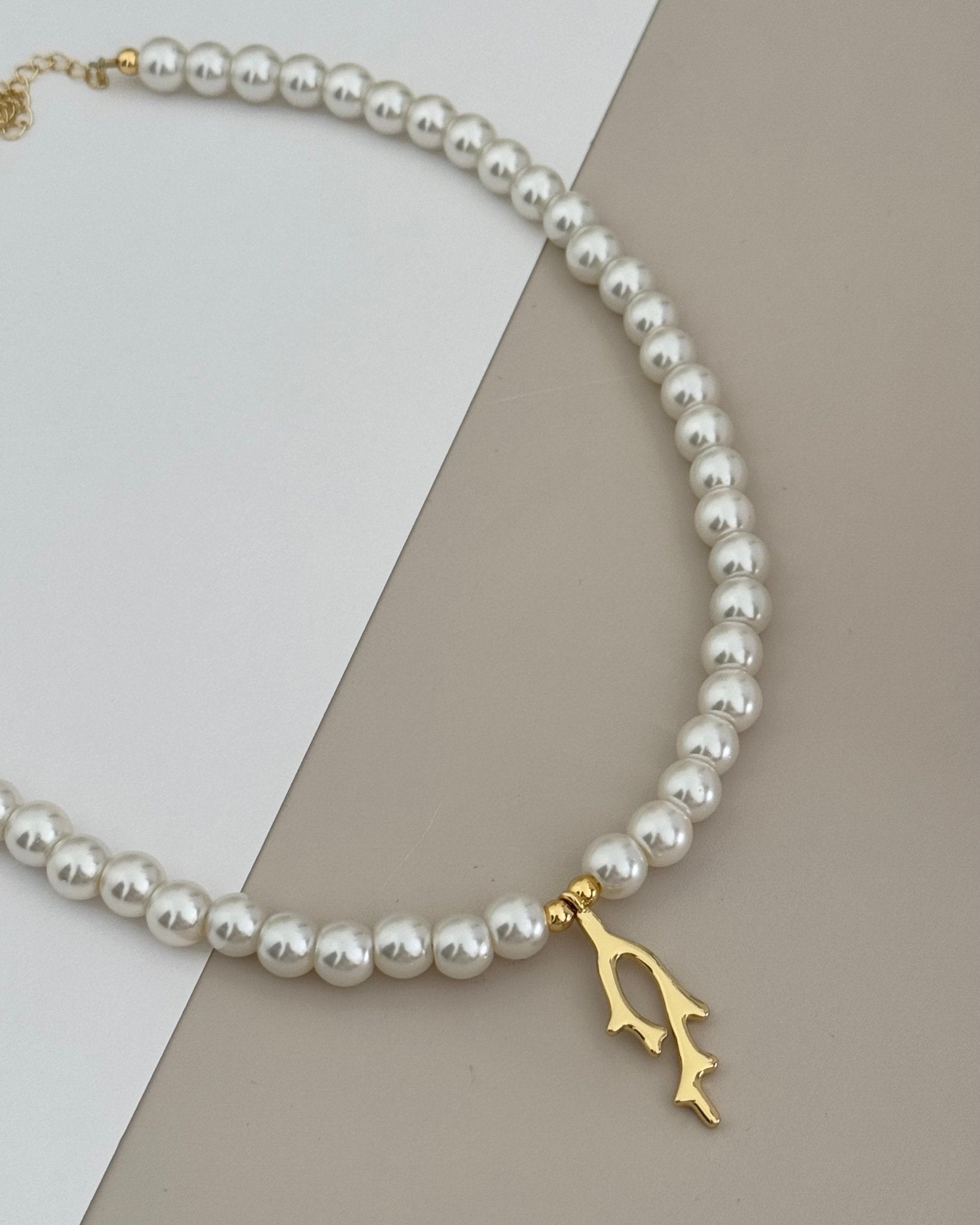 Sea Charm Pearls Necklace - Necklace | LimaLimón Store - 2