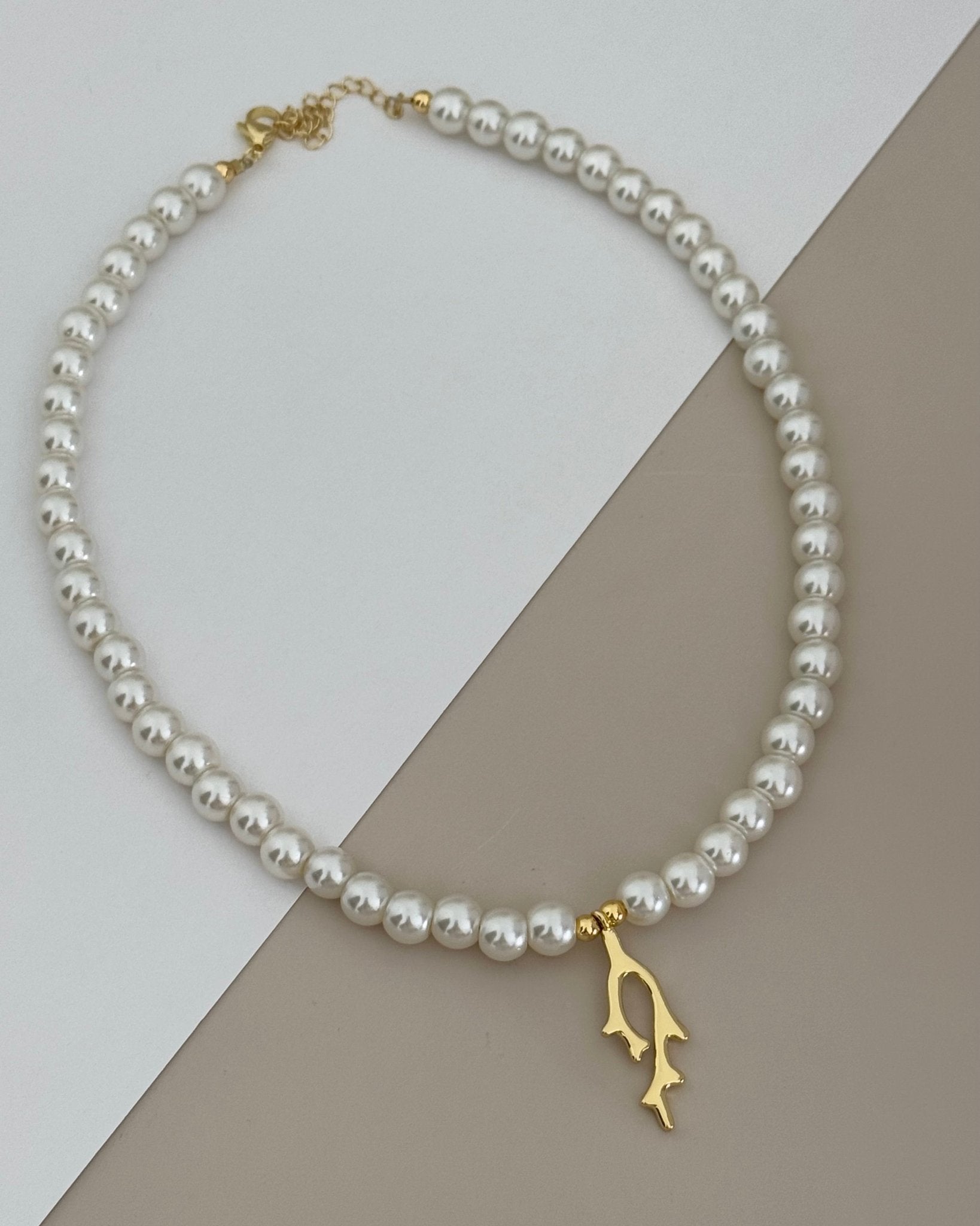 Sea Charm Pearls Necklace - Necklace | LimaLimón Store - 1