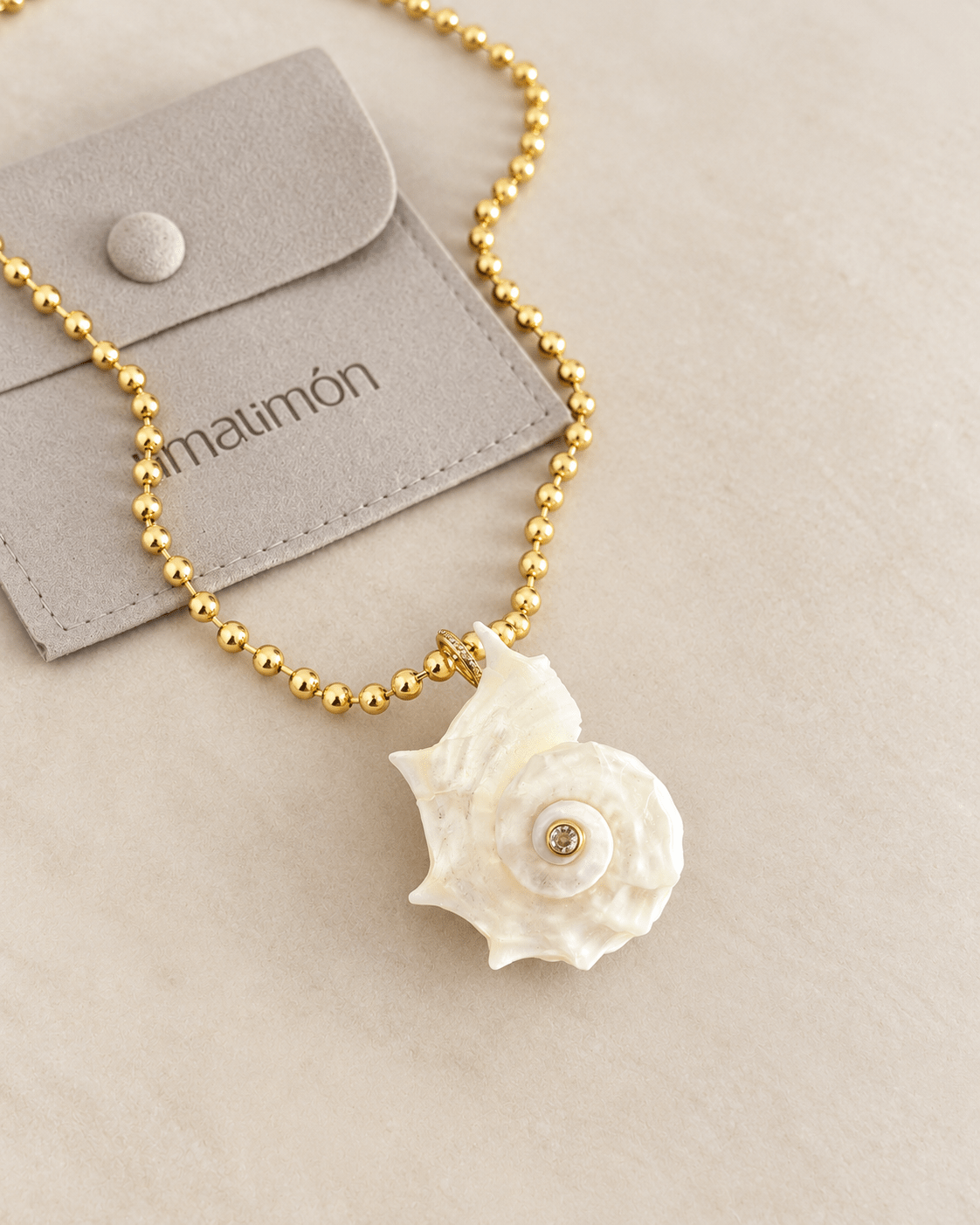Seashell Pearl Necklace - Necklaces | LimaLimón Store - 2