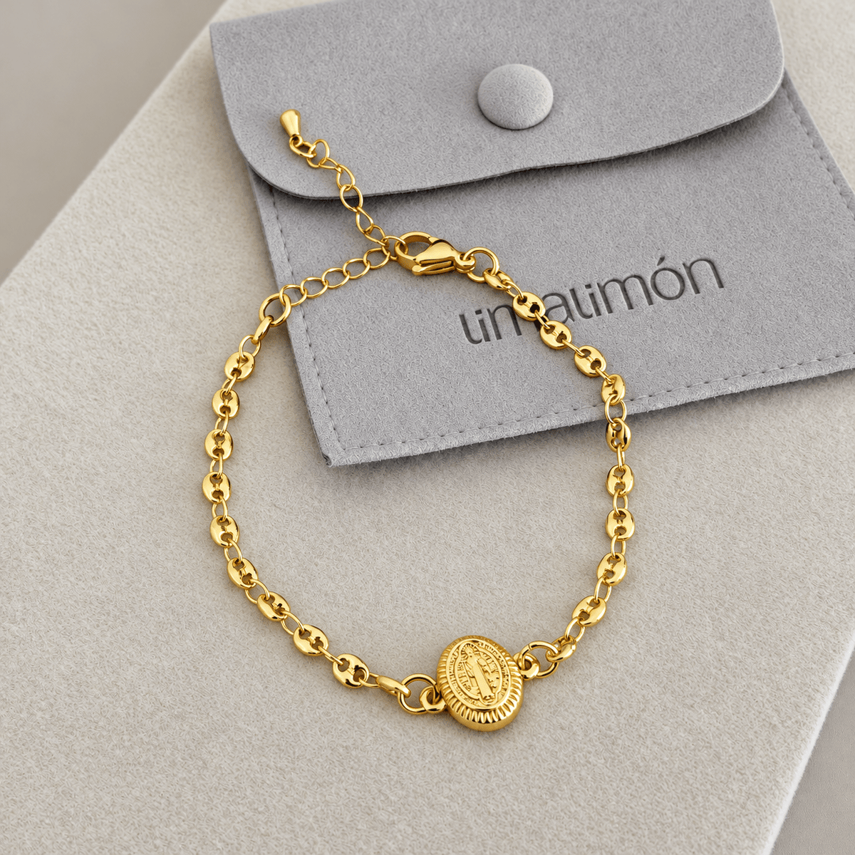 Serena Medallion Gold Bracelet - Bracelets | LimaLimón Store - 2