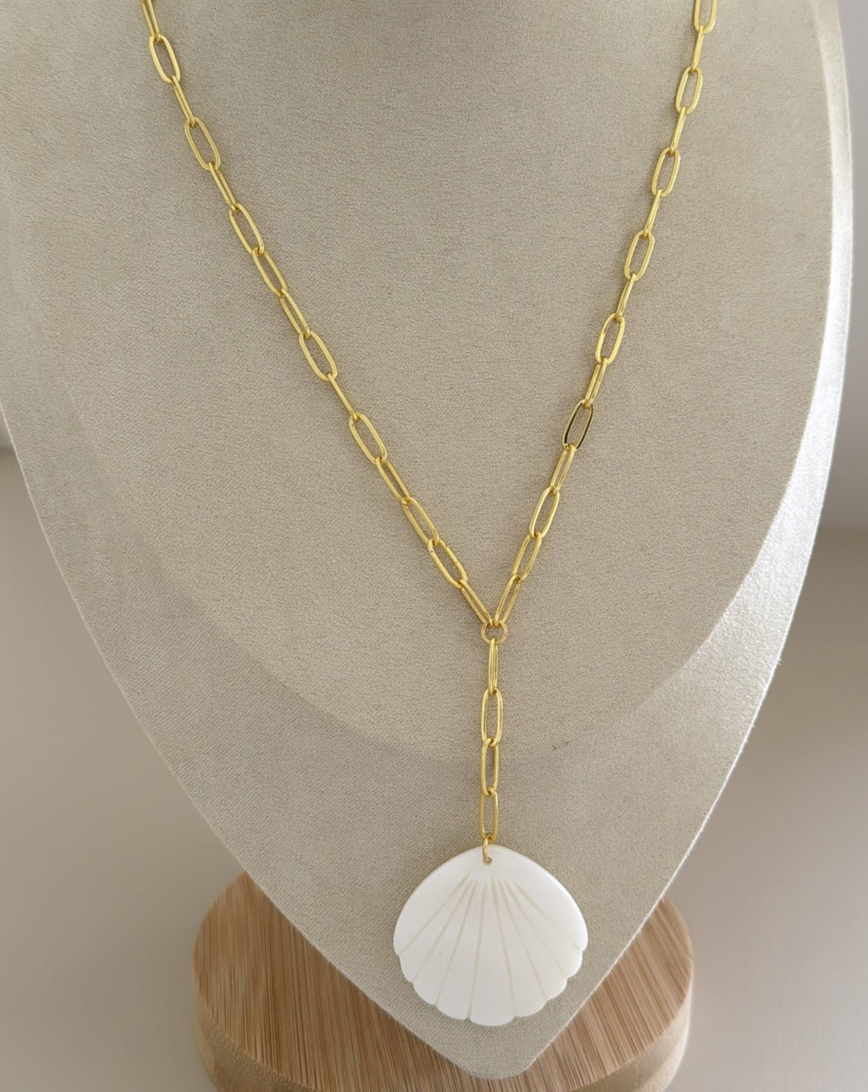 Shell Peper Clip Necklace - Necklace | LimaLimón Store - 1