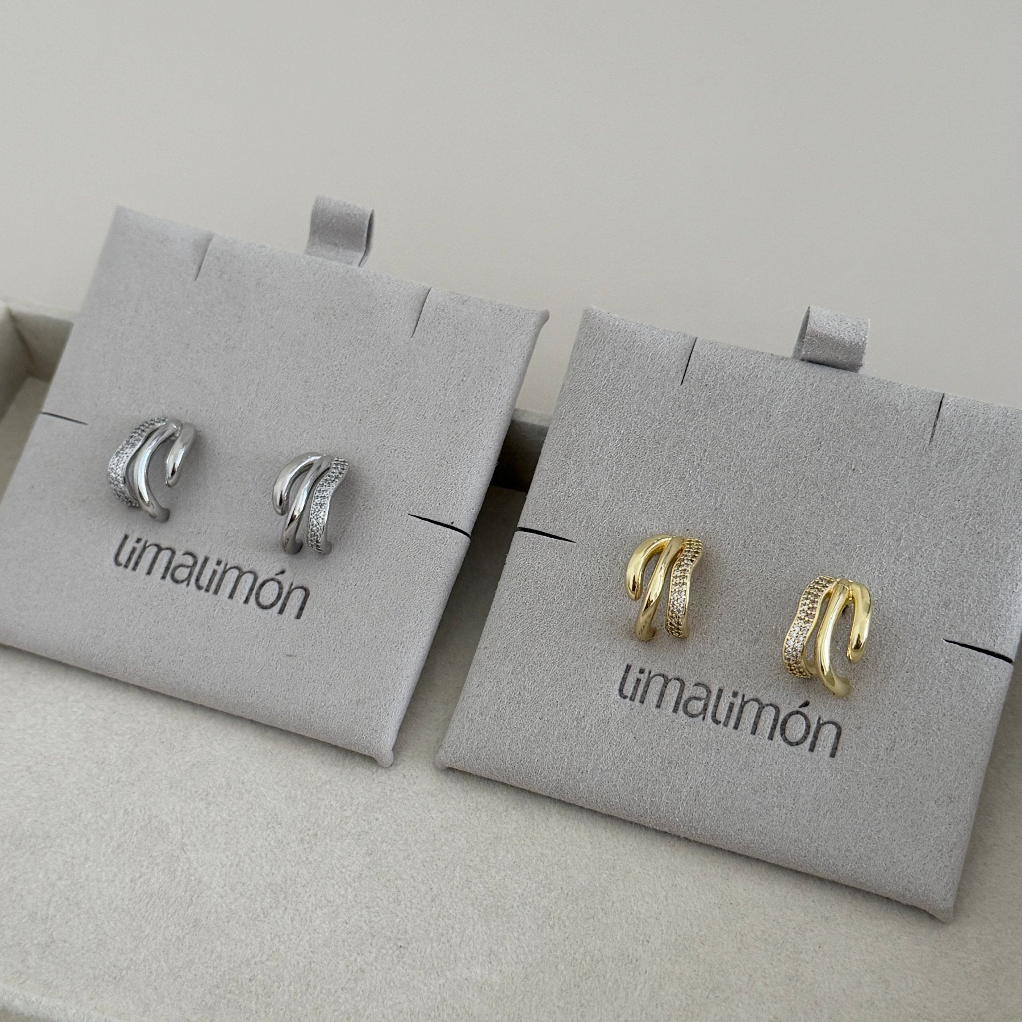 Sienna Twist Pavé Stud Earrings - Earring | LimaLimón Store - 5