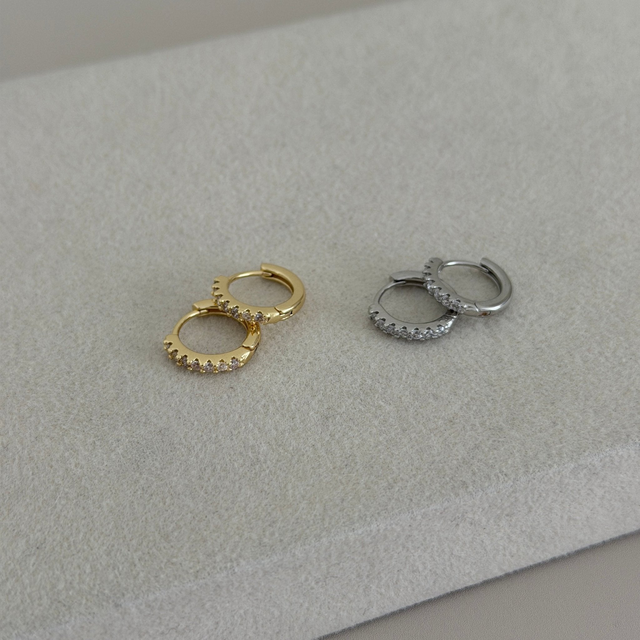 Sparkle Mini Hoops - Earring | LimaLimón Store - 1