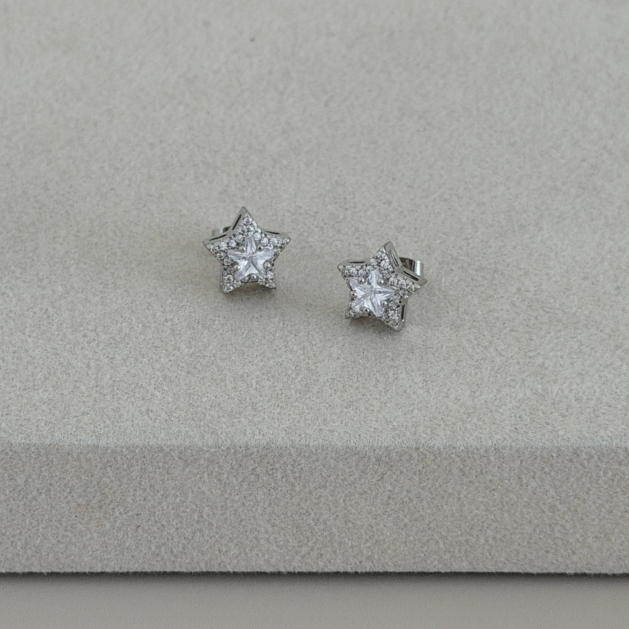 Sparkle Star Stud Earrings - Earring | LimaLimón Store - 1