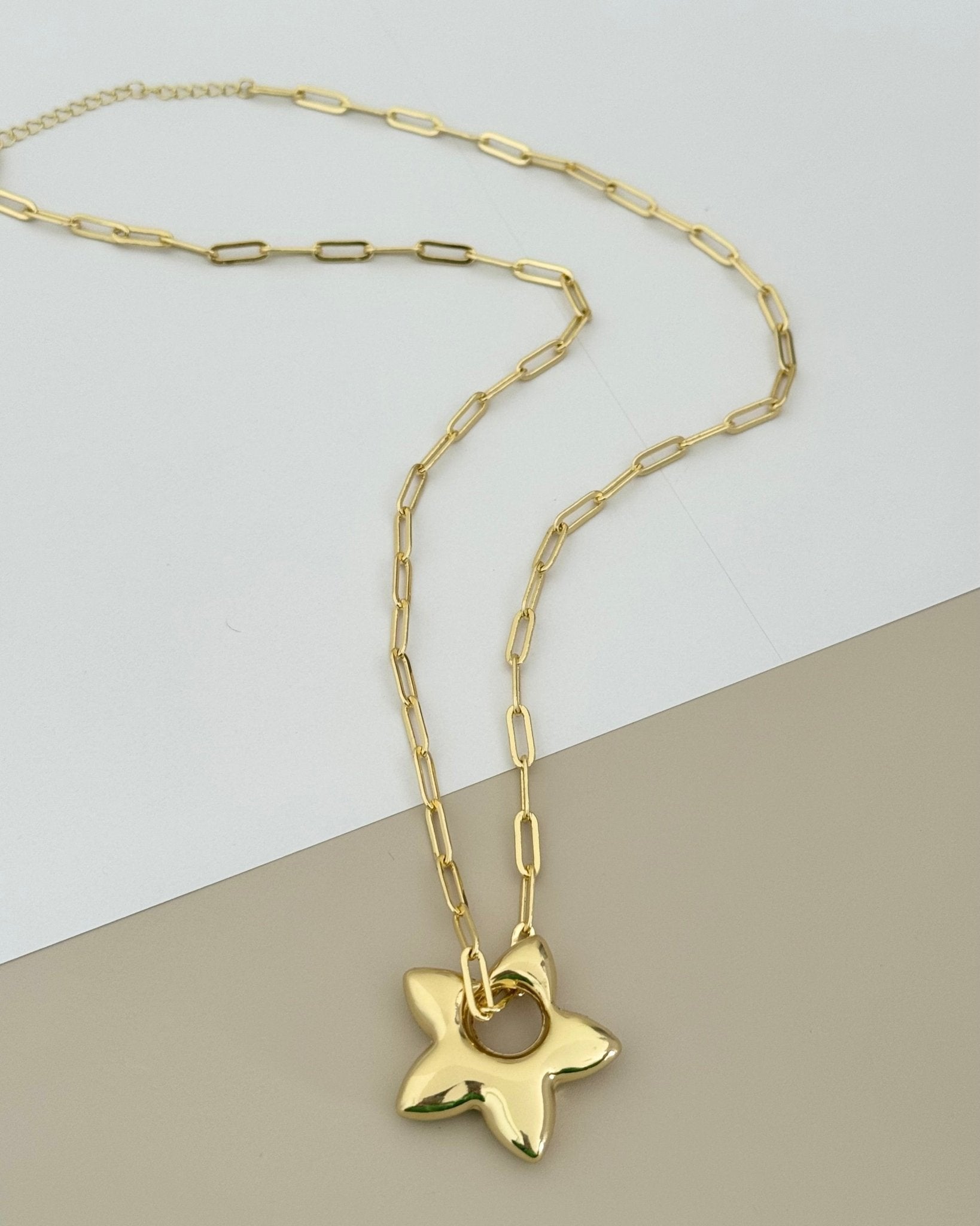 Star Necklace - Necklace | LimaLimón Store - 1