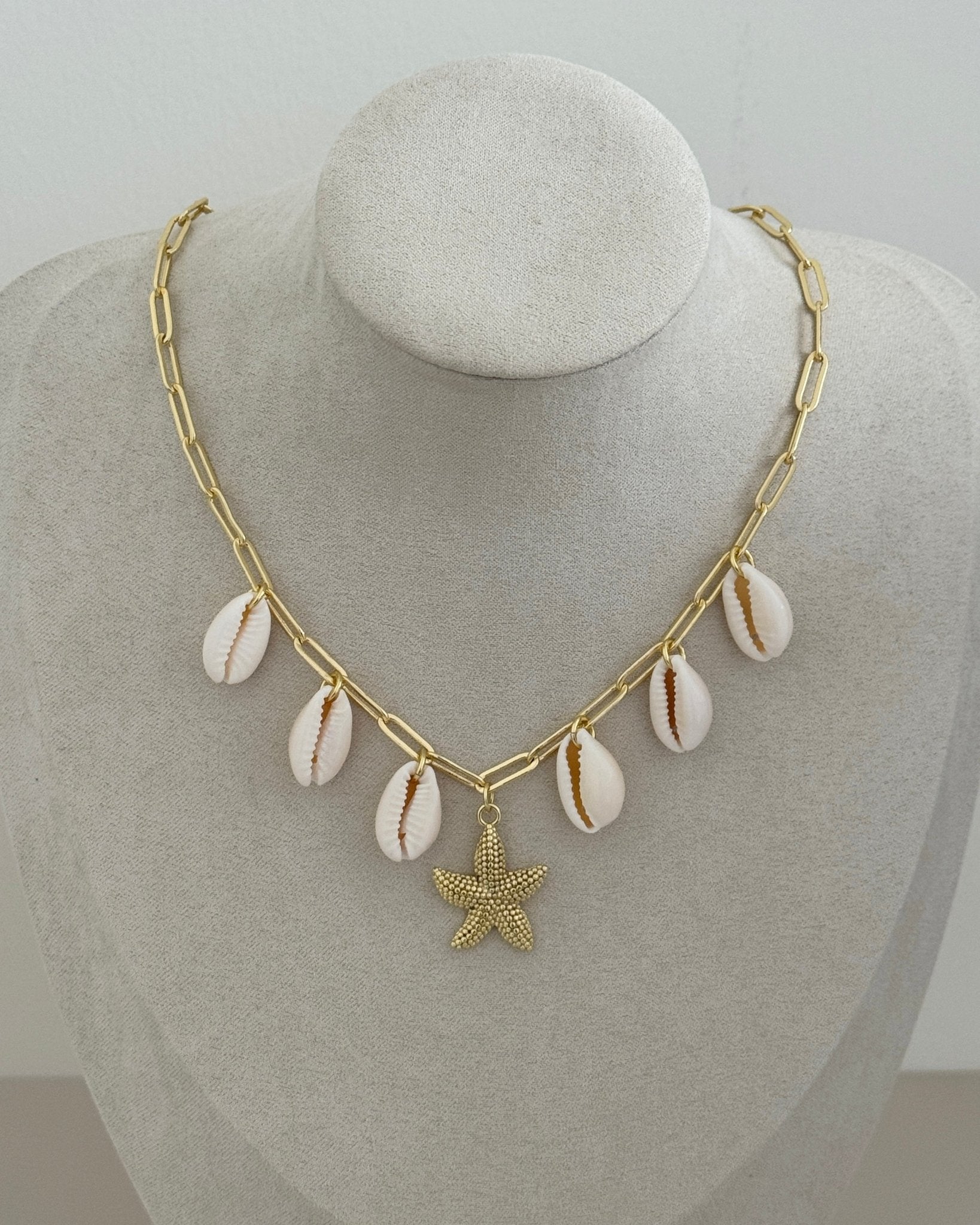 Starfish & Cowrie Shell Charm Necklace - Necklace | LimaLimón Store - 2