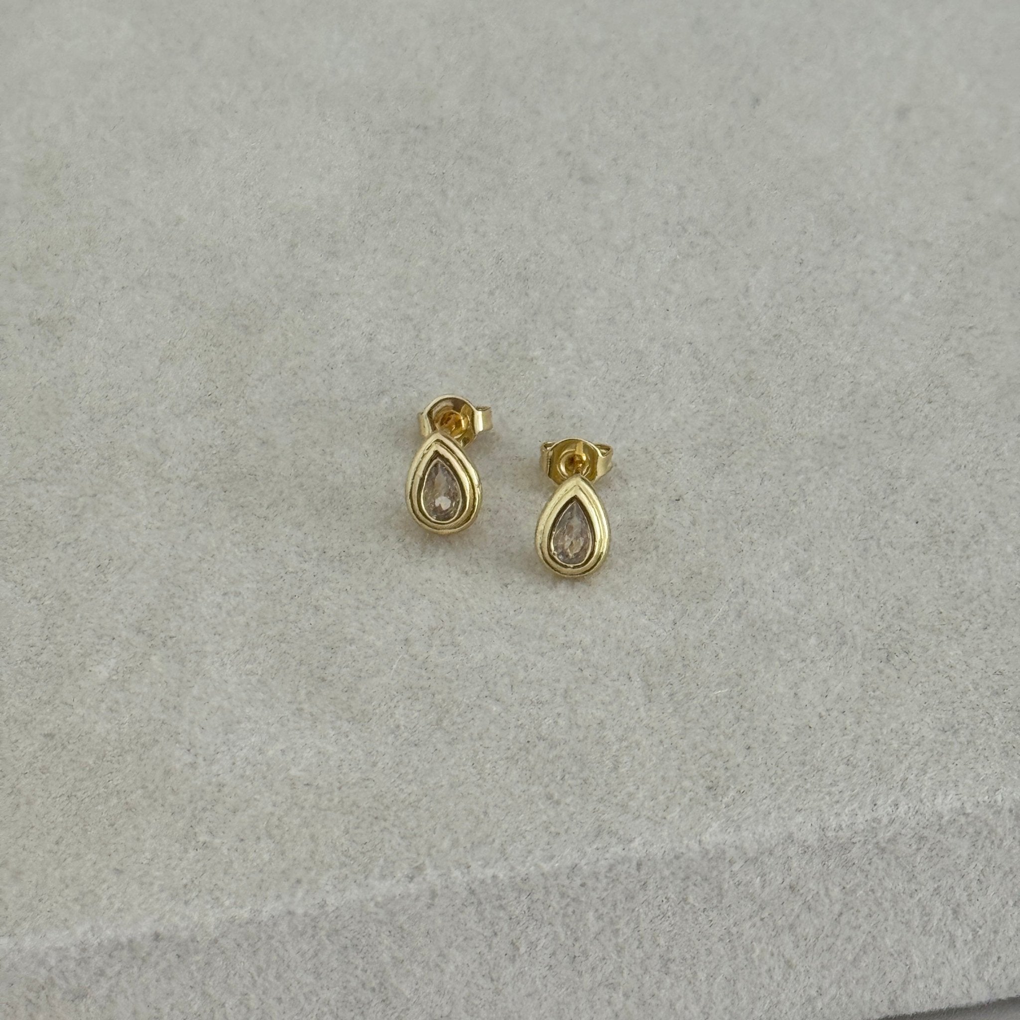 Teardrop Crystal Stud Earrings - Earring | LimaLimón Store - 3