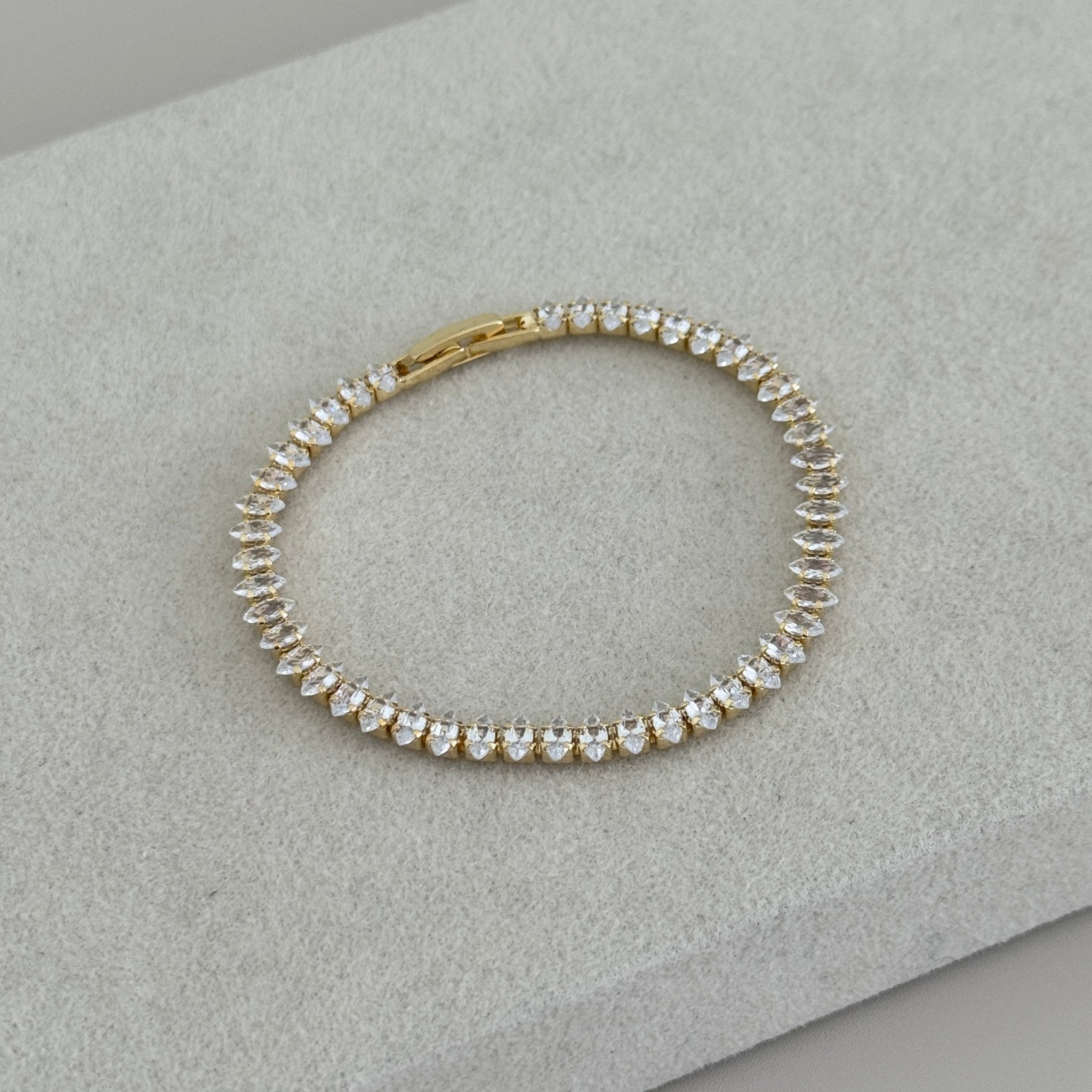 Teardrop Tennis Bracelet - Bracelet | LimaLimón Store - 1