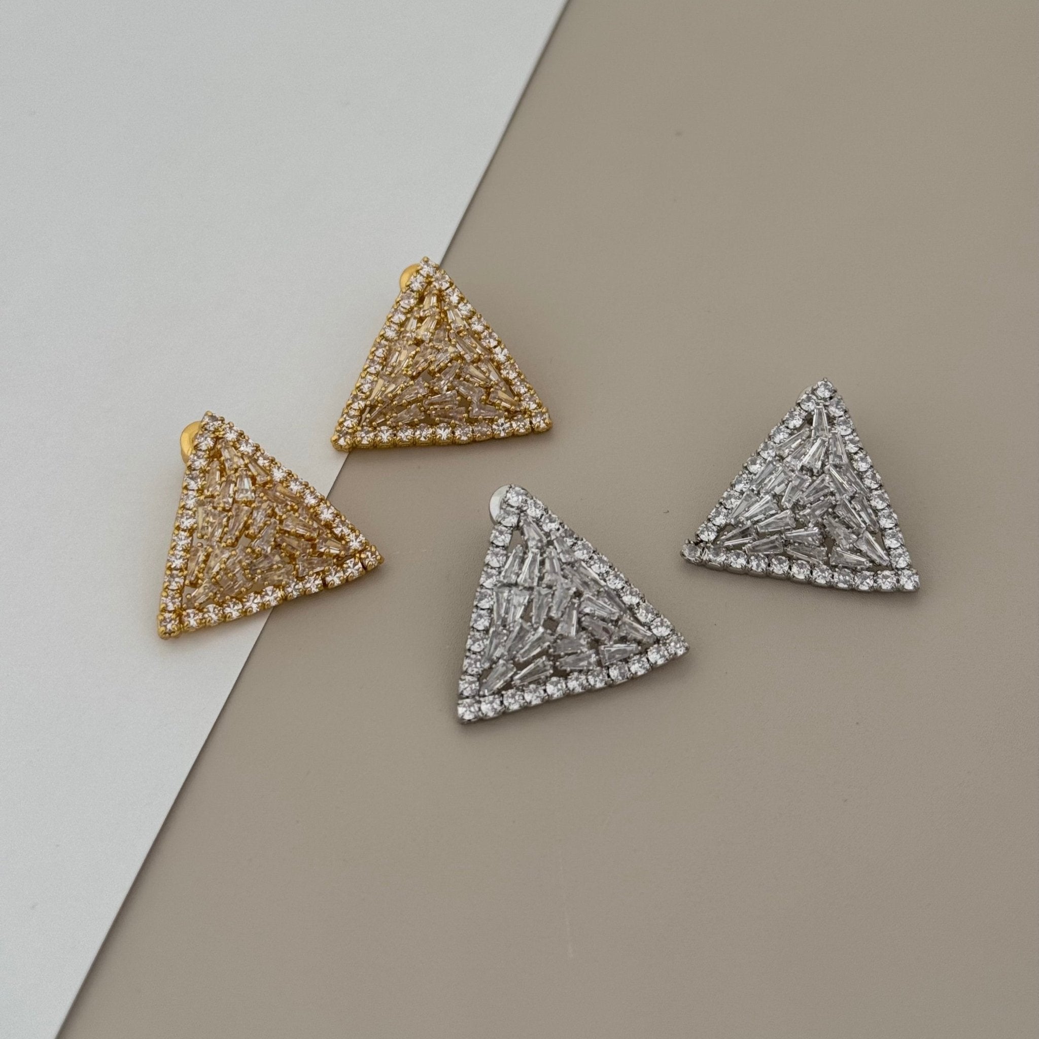 Triangle Stud - Earring | LimaLimón Store - 1