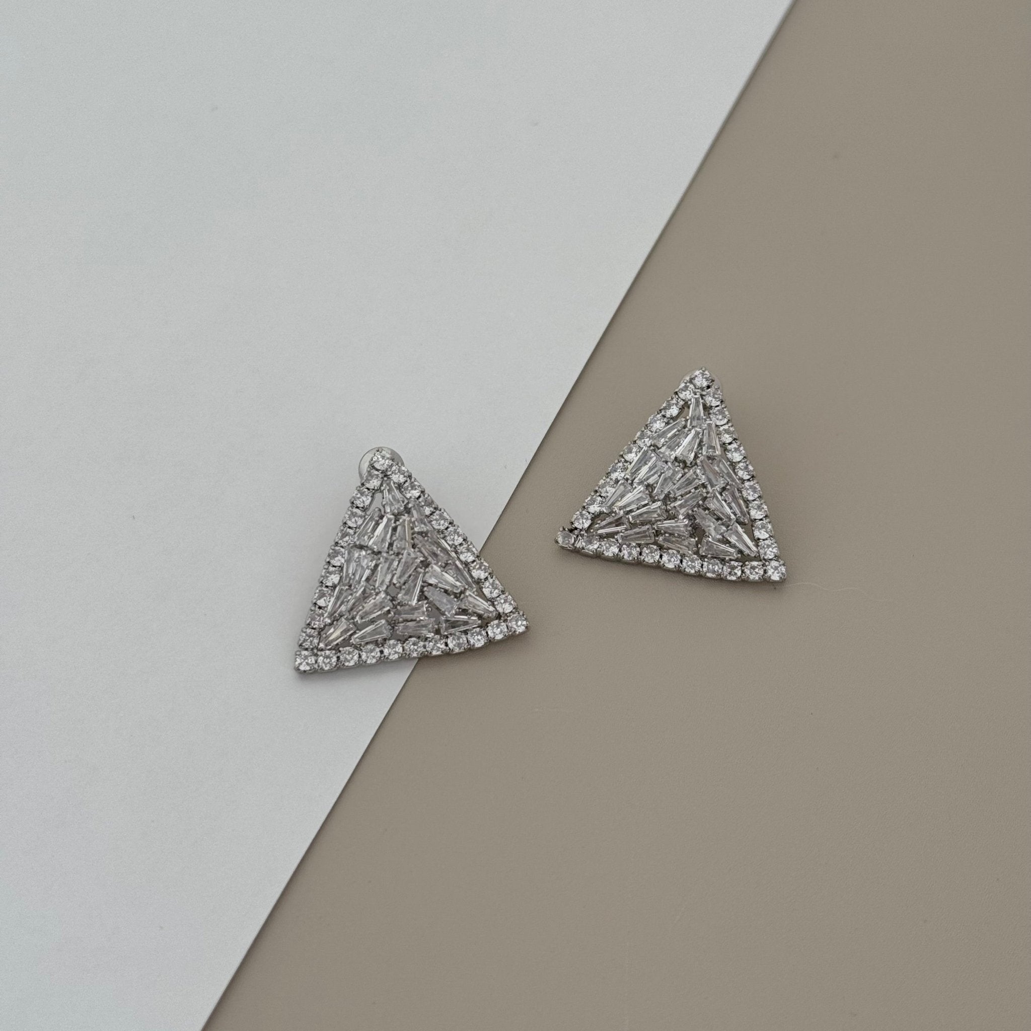 Triangle Stud - Earring | LimaLimón Store - 3