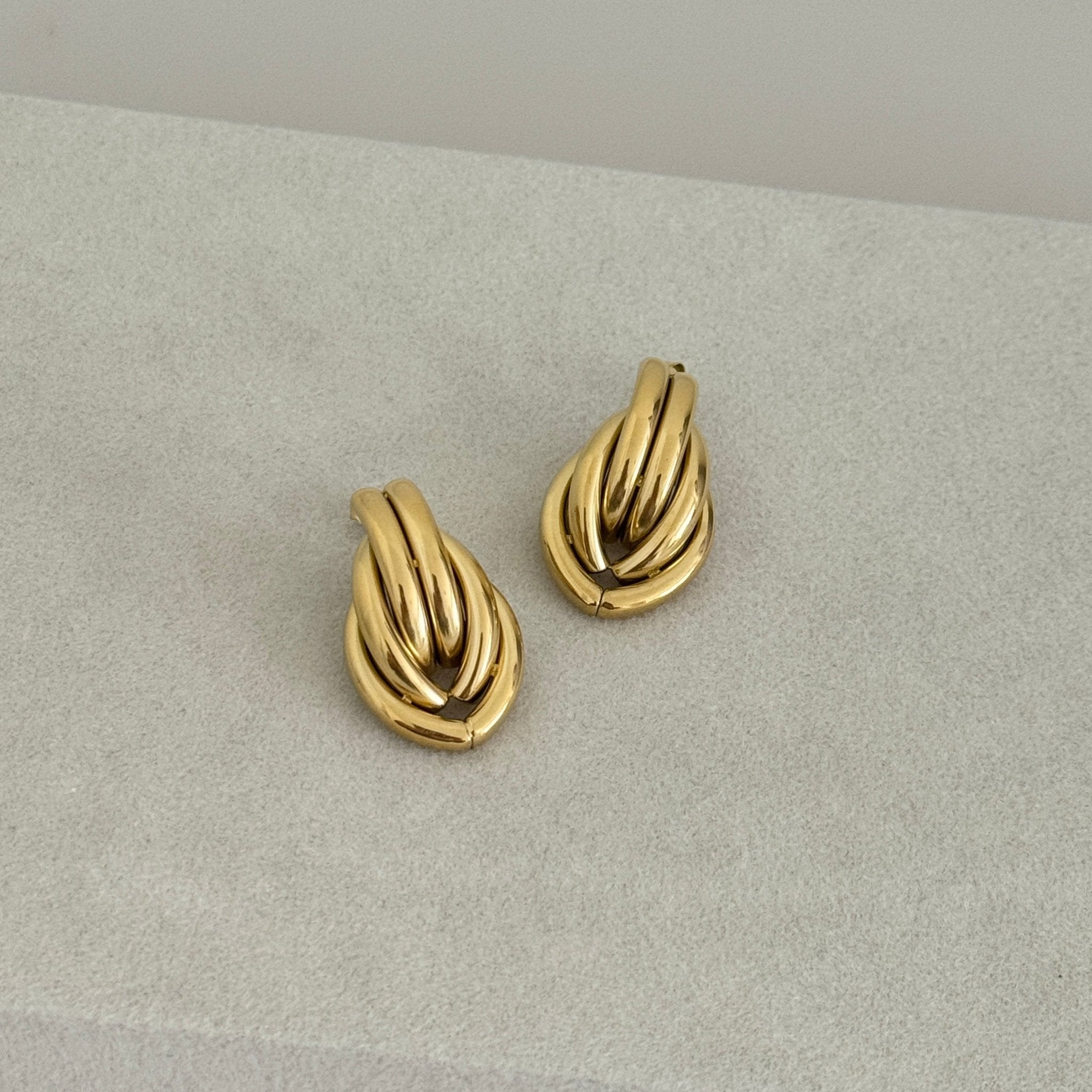 Twist Bold Earrings - Earring | LimaLimón Store - 1