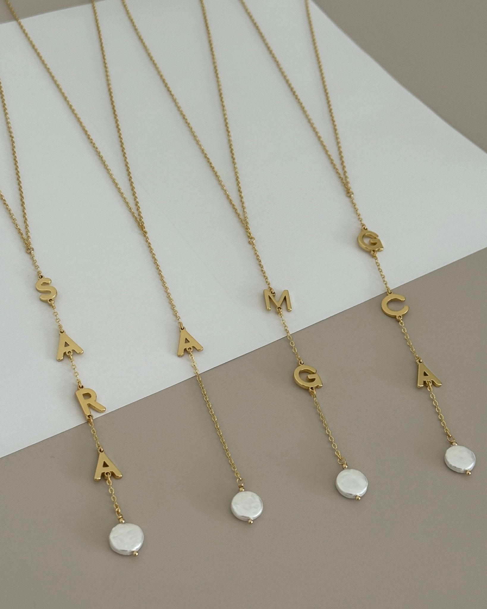 Vertical Initial Necklace with Pearl Accent – Customizable - Collares | LimaLimón Store - 10
