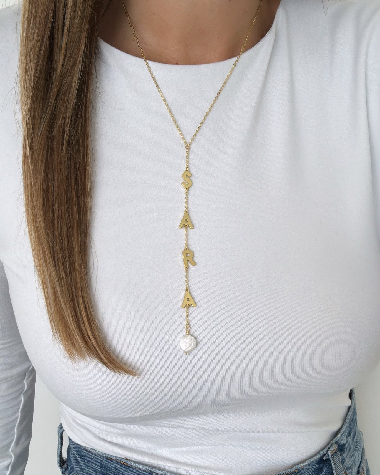 Vertical Initial Necklace with Pearl Accent – Customizable - Collares | LimaLimón Store - 11