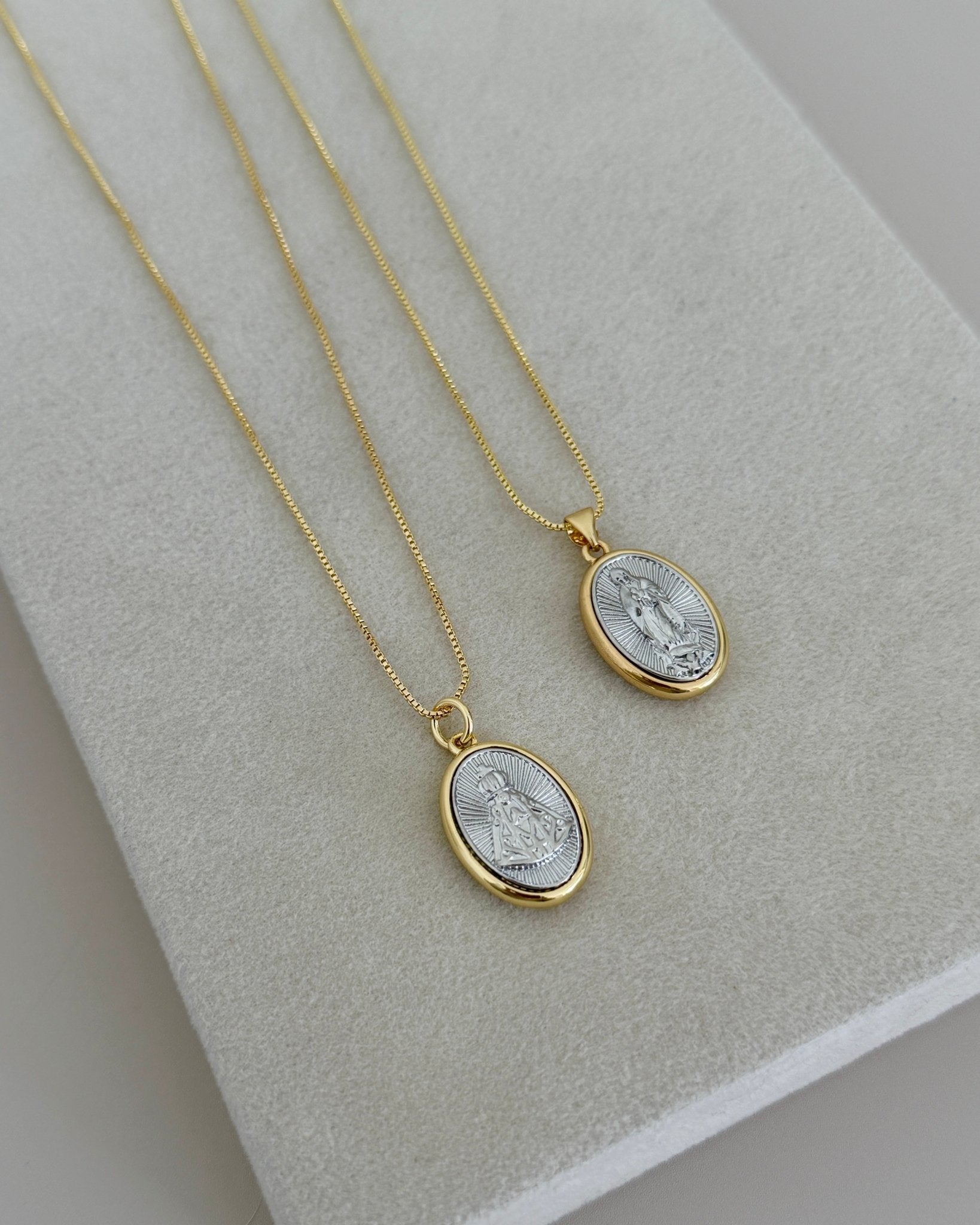 Virgin Oval Gold Plated Necklace - Necklace | LimaLimón Store - 1