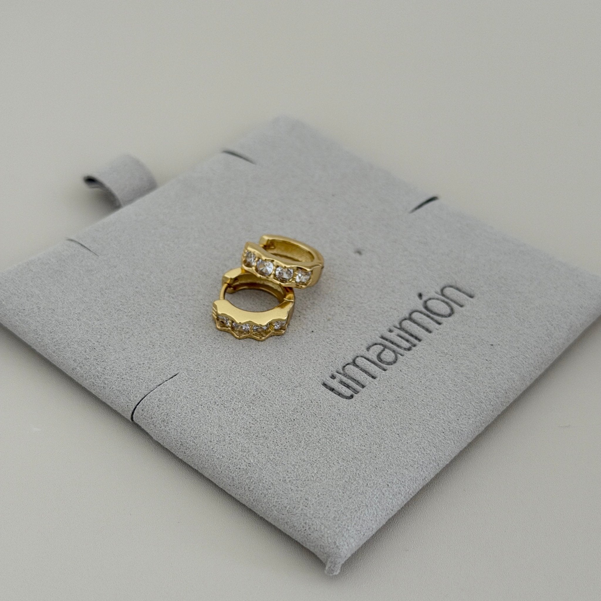 Wave Sparkle Huggie Earrings - Earring | LimaLimón Store - 3