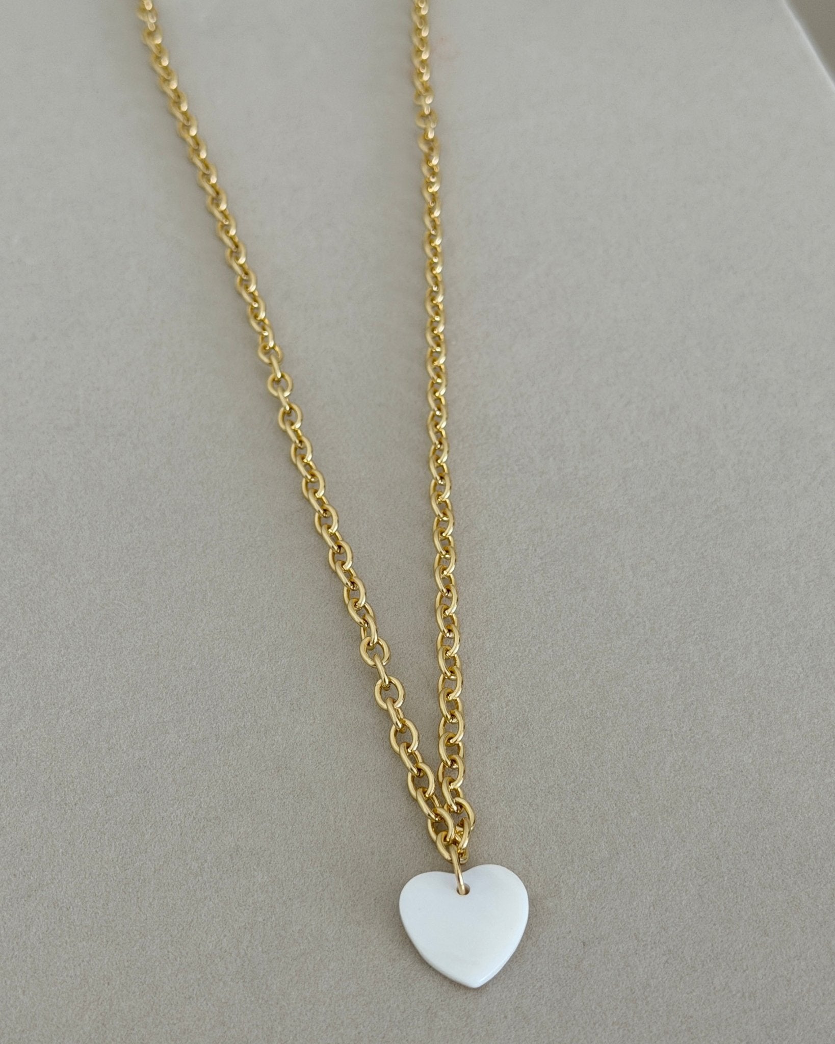 White Heart Charm Necklace - Necklaces | LimaLimón Store - 1