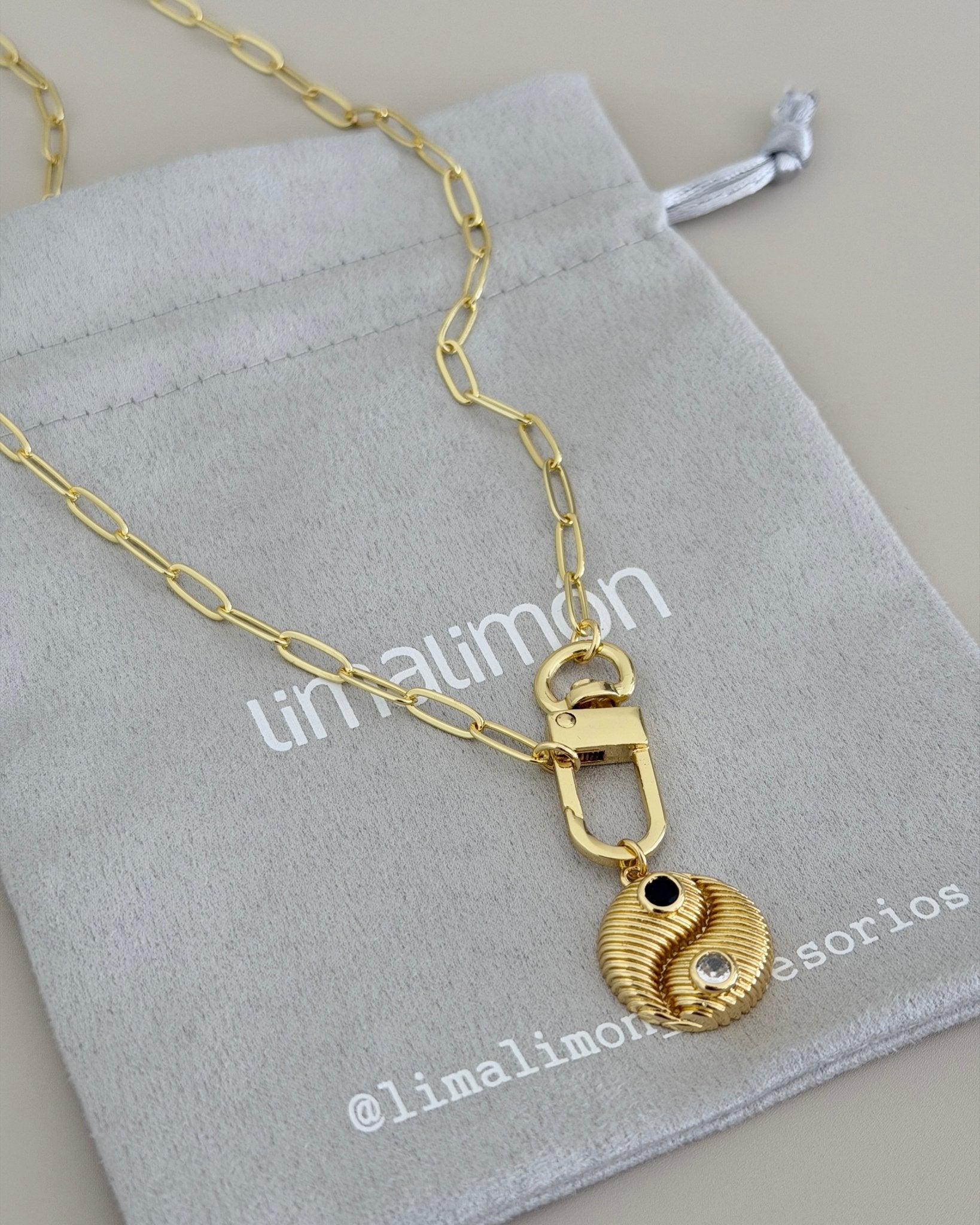 Yin & Yang Balance Link Necklace - Necklace | LimaLimón Store - 5