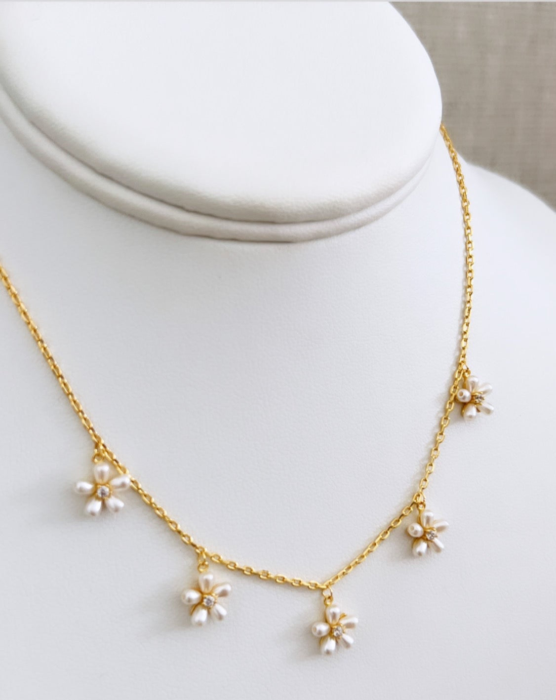 Flower Pearls Necklace