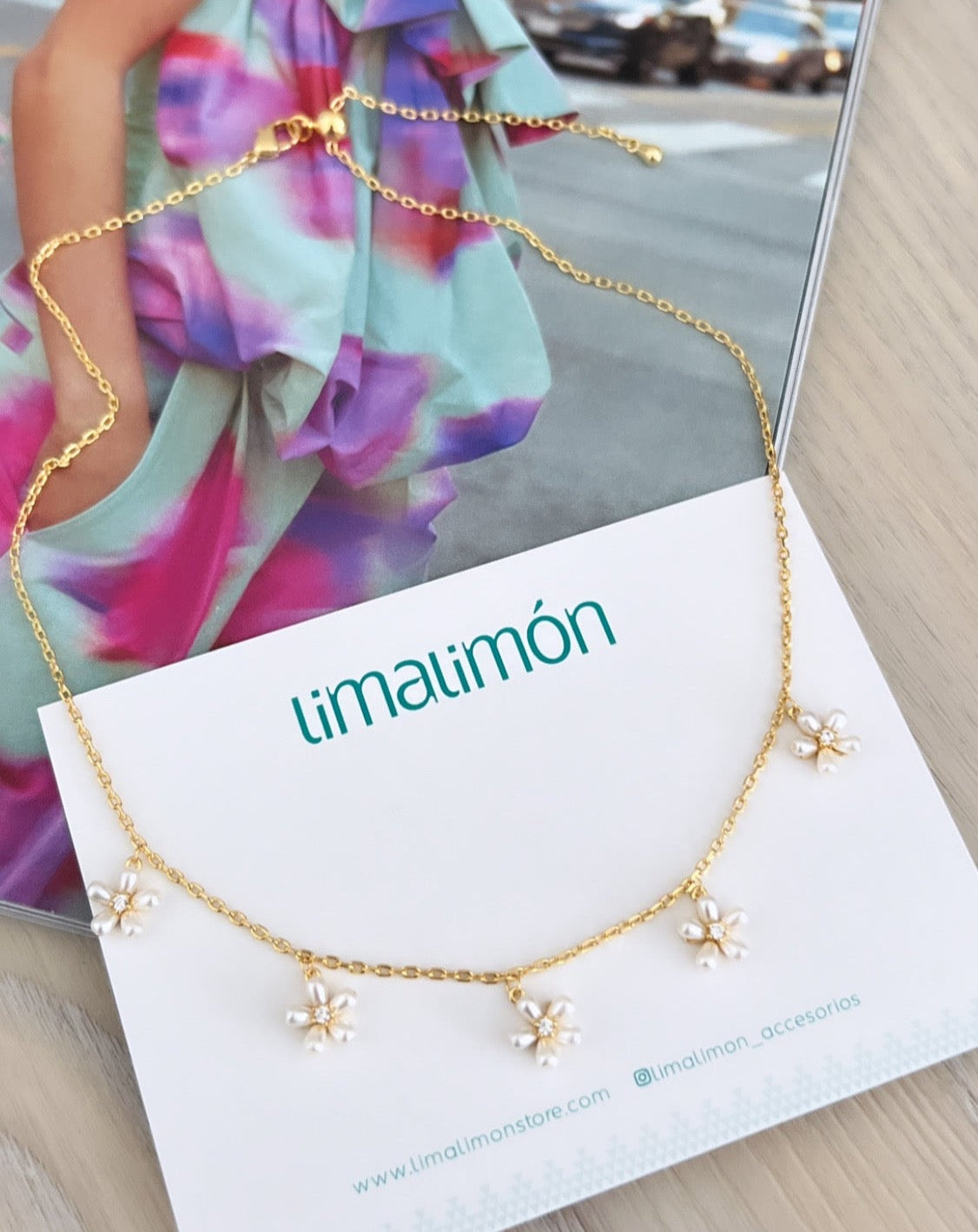 Flower Pearls Necklace