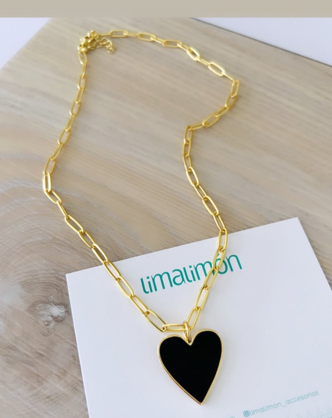 Black Heart Necklace - Ropa y accesorios | LimaLimón Store - 2