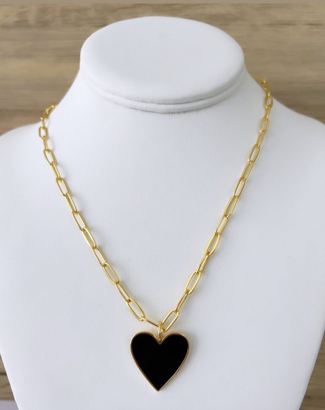Black Heart Necklace - Ropa y accesorios | LimaLimón Store - 1