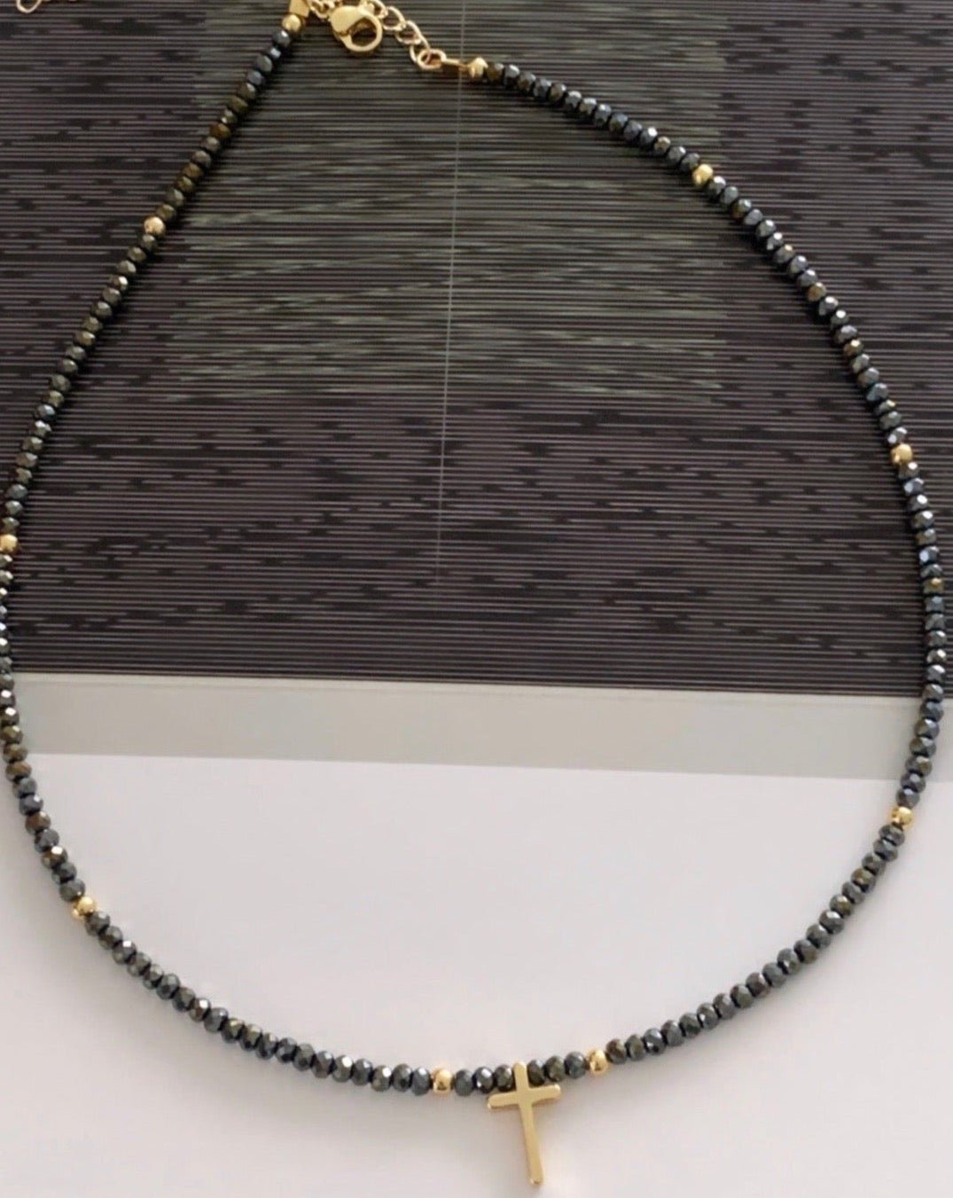 Cross Choker - Necklaces | LimaLimón Store - 1