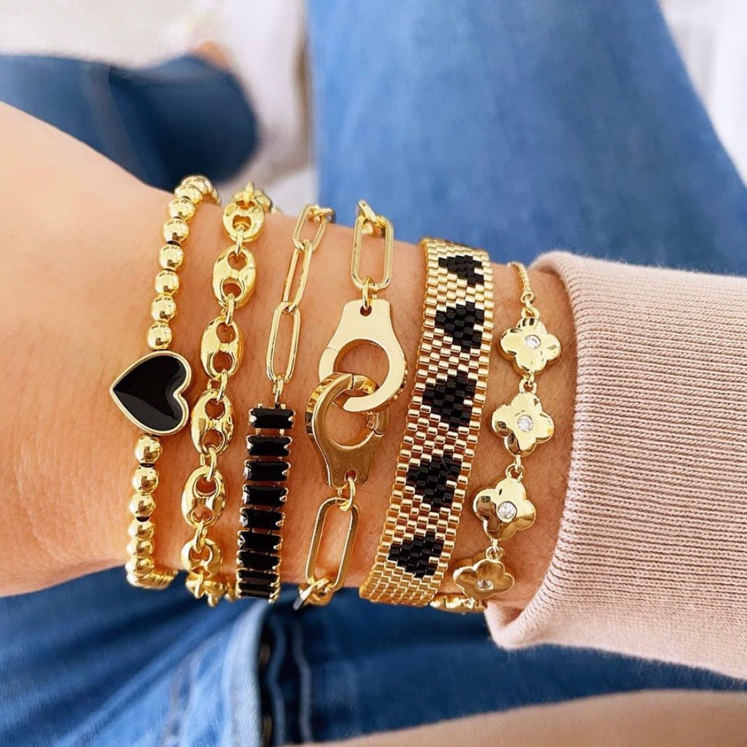 Cuff Gold Bracelet - Ropa y accesorios | LimaLimón Store - 4