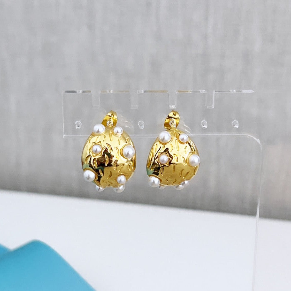 Pearls Gold Earring