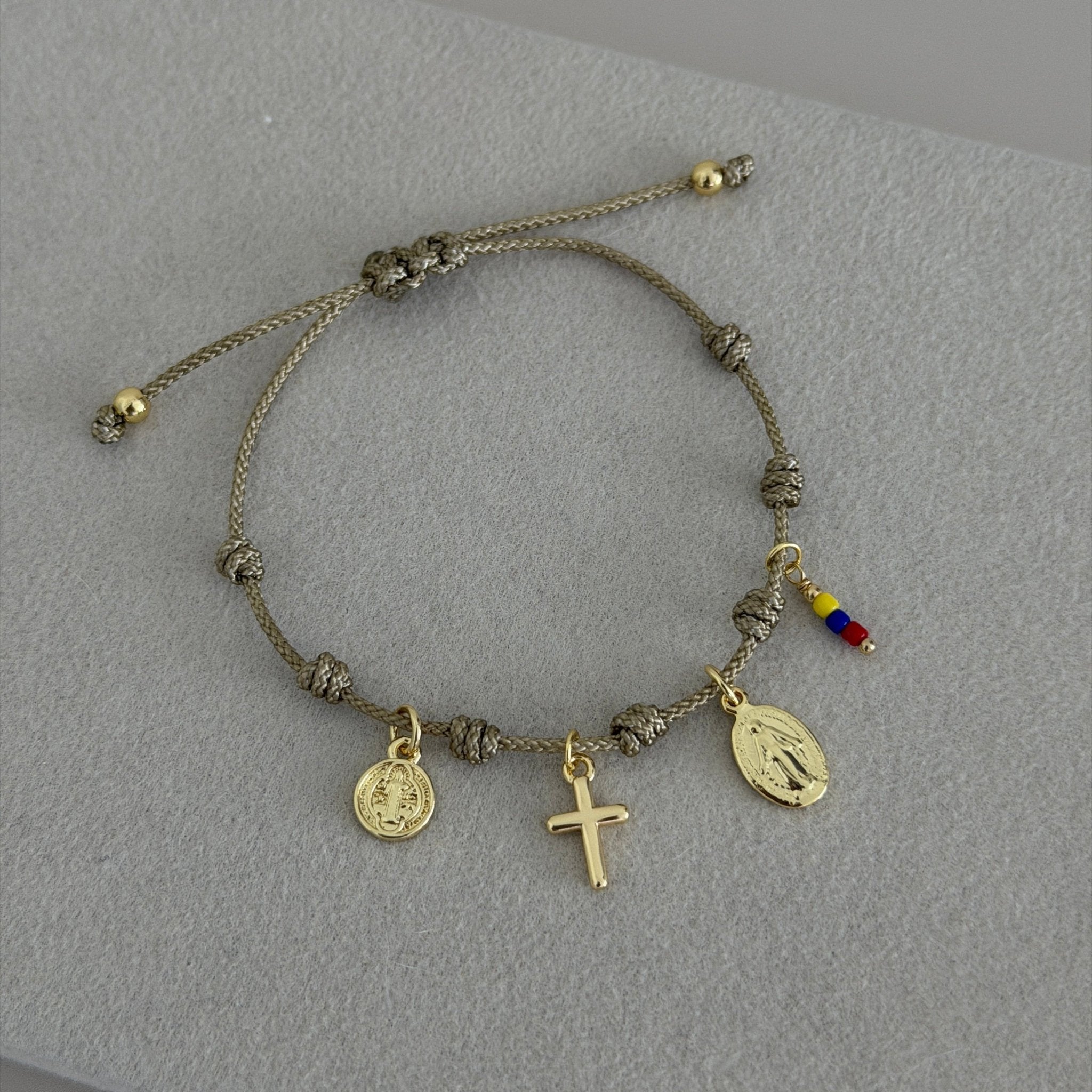 7 Knots, 7 Wishes Bracelet 🇻🇪 - Bracelet | LimaLimón Store - 1