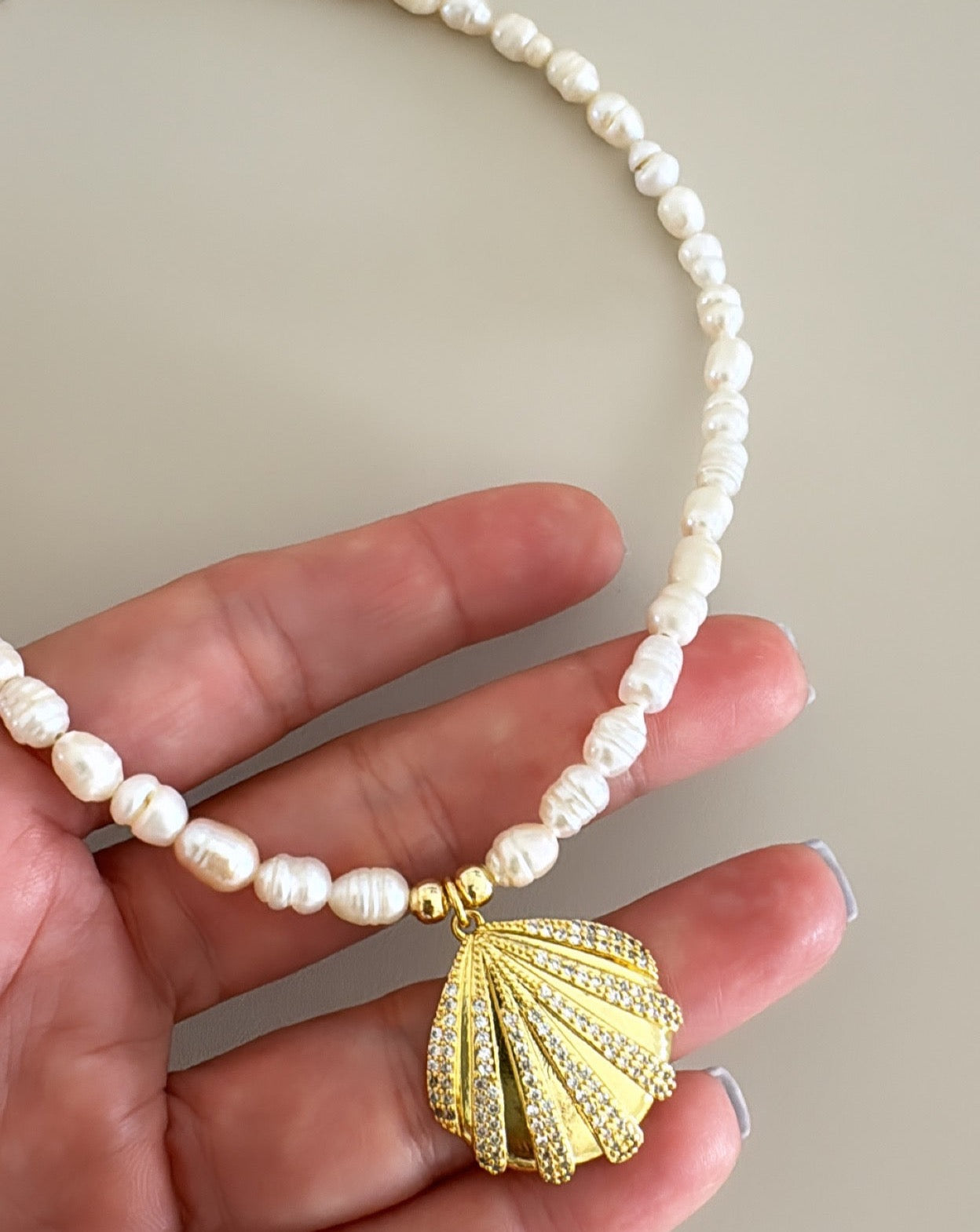 Pearls Shell Necklace