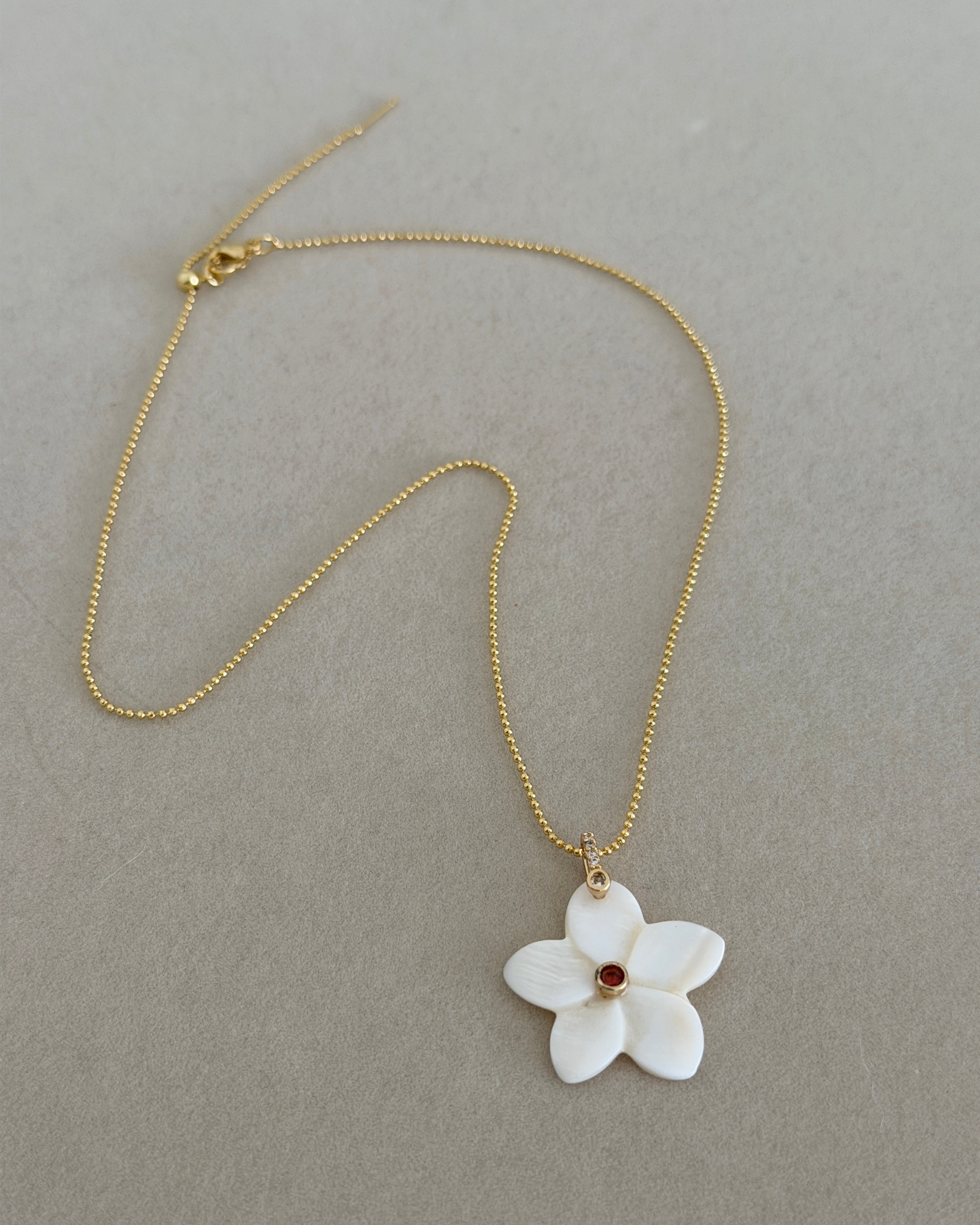 Isla Bloom Necklace